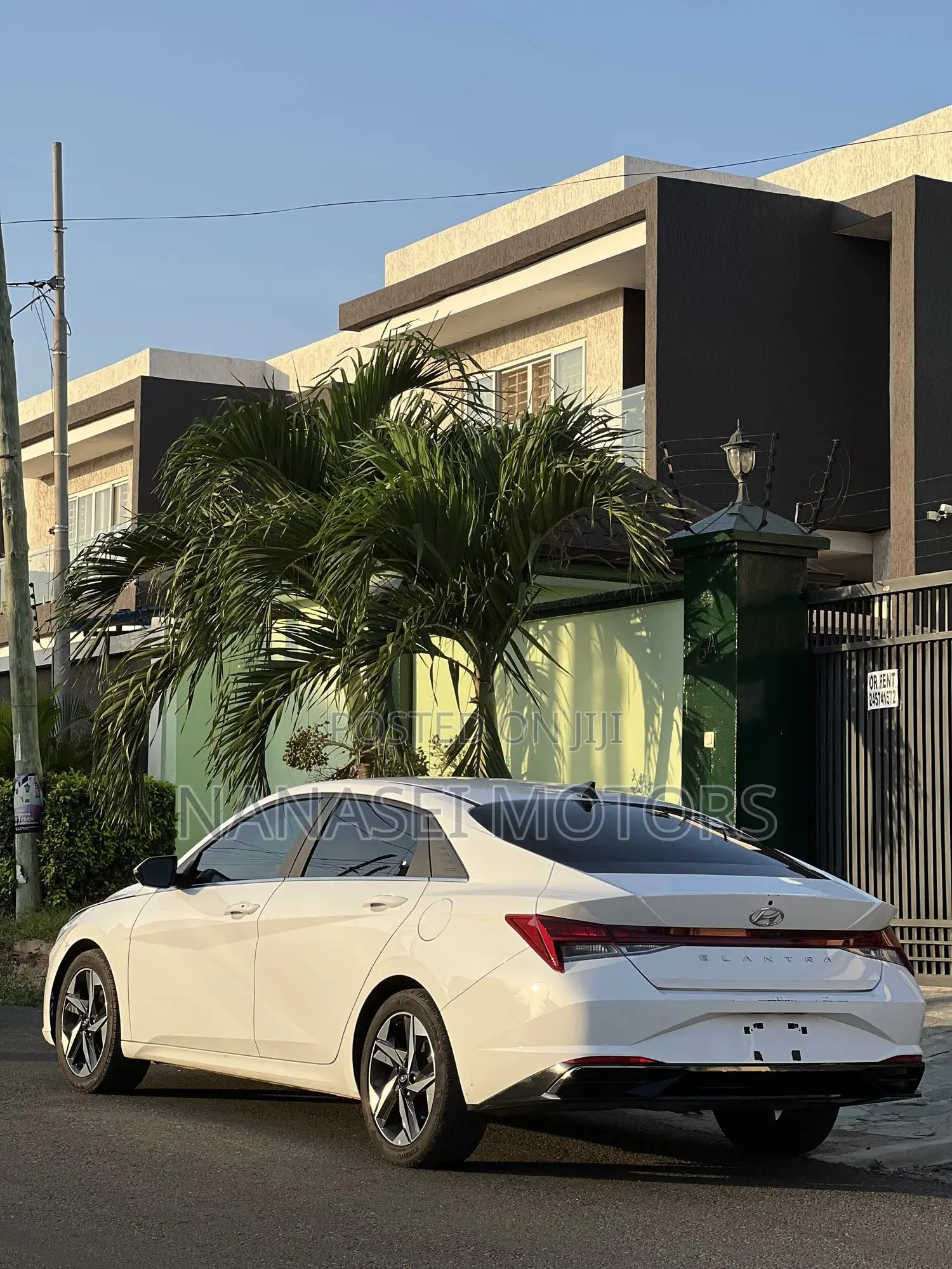 Hyundai Elantra Limited 2023 White