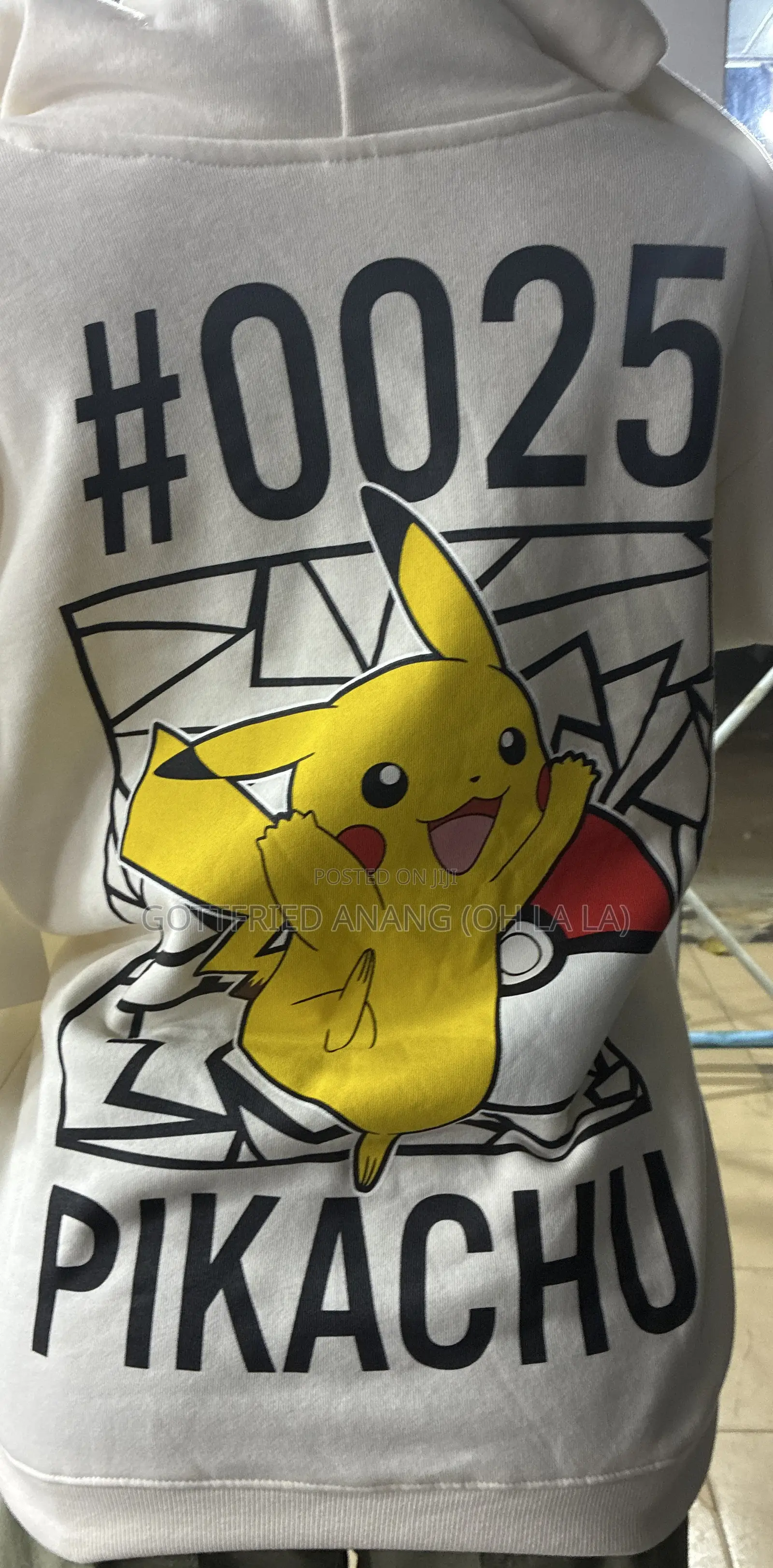 Pikachu Sweat Top Size 18 ( Meduim)