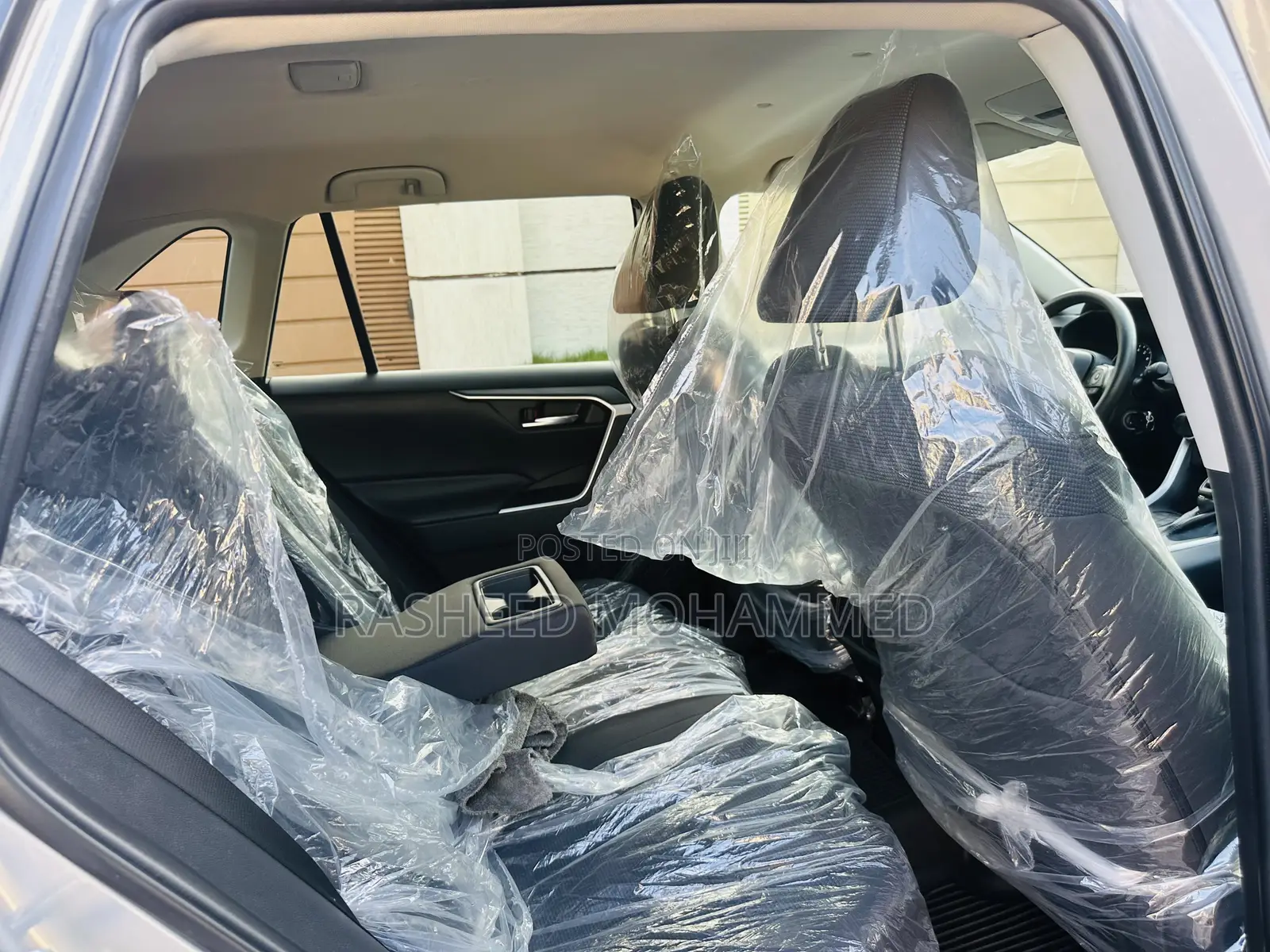 Toyota RAV4 LE 2022 Silver
