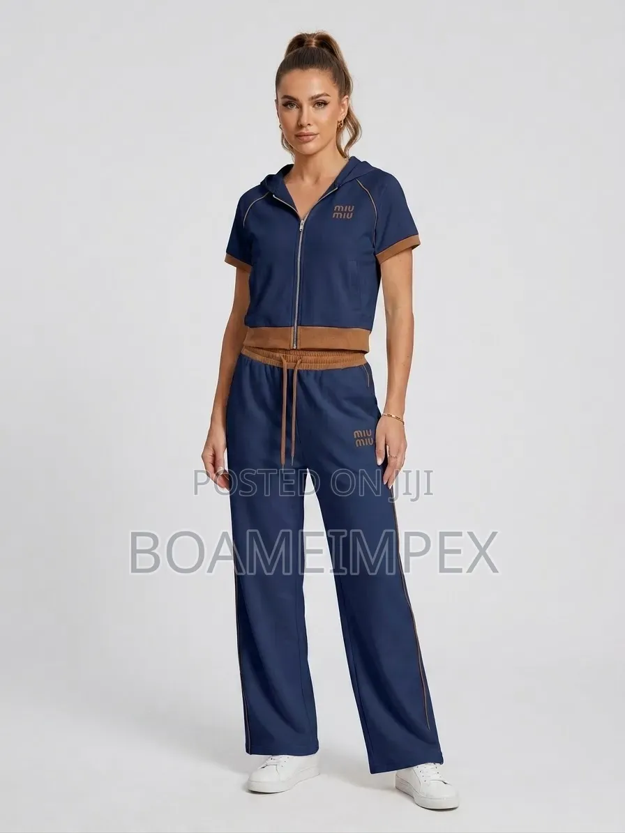 Women’s 2-Piece Hooded Zip-Up Tracksuit Set | Sporty Chic