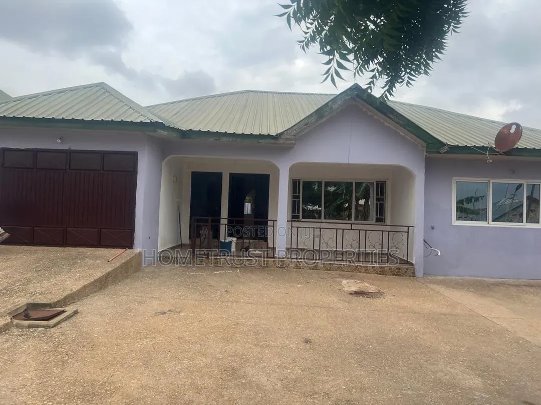 4bdrm House in Kwabenya Franco for rent