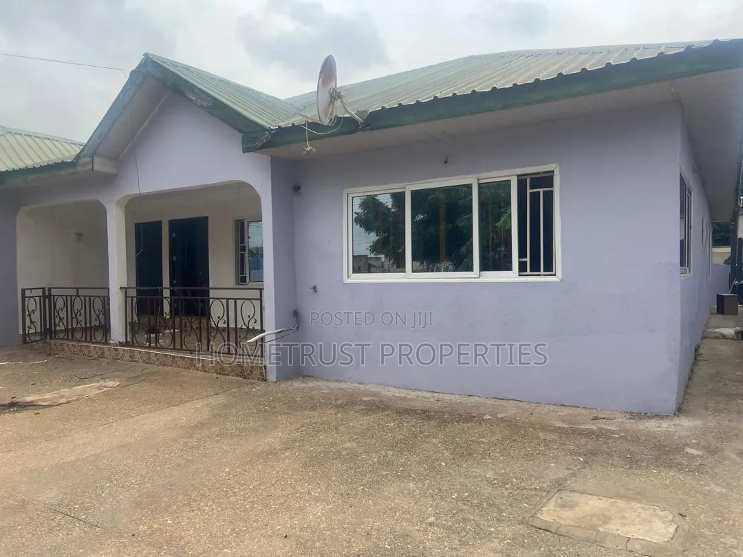 4bdrm House in Kwabenya Franco for rent