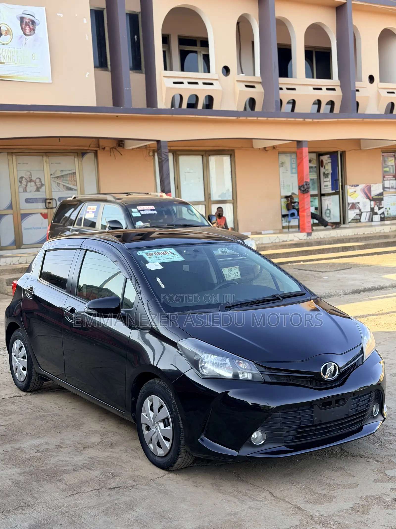 Toyota Vitz 1.3 FWD 5dr 2015 Black