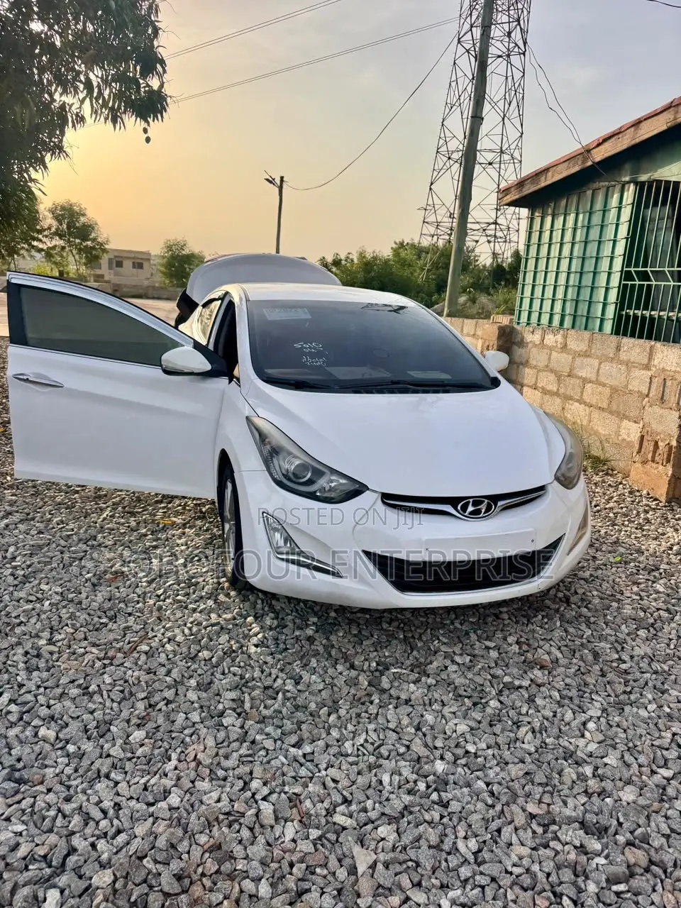 Hyundai Elantra Limited 4dr Sedan (1.8L 4cyl 6A) 2015 White