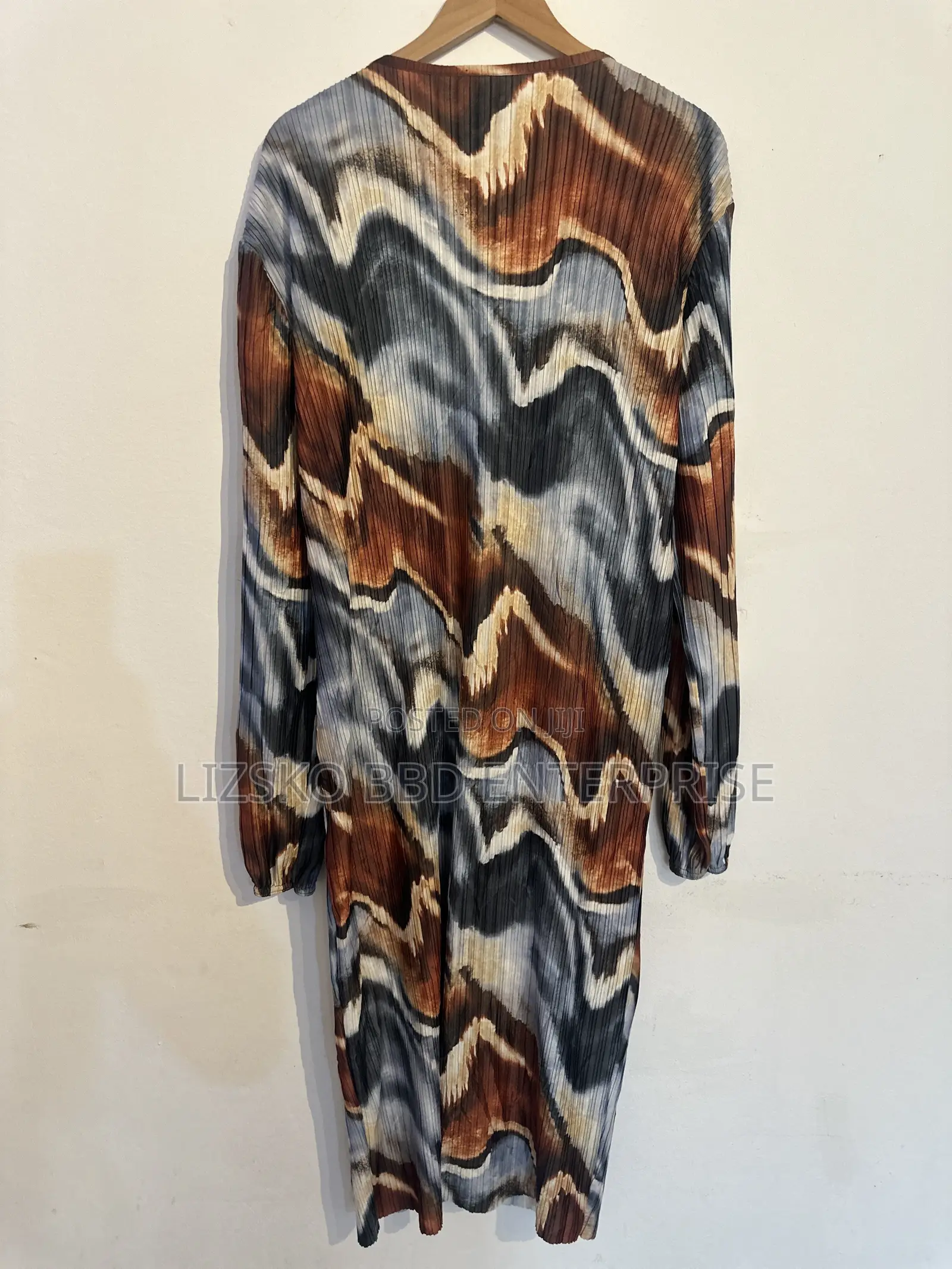 Long-Sleeve Plissé Midi Dress by Boohoo