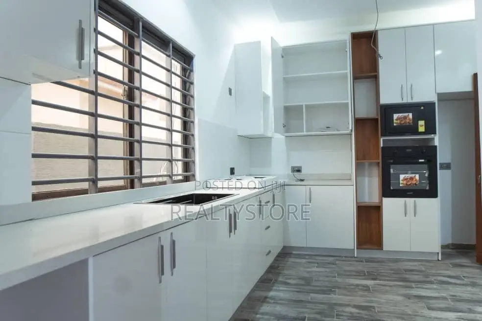 3bdrm House in Realtor-Store, Accra Metropolitan for sale