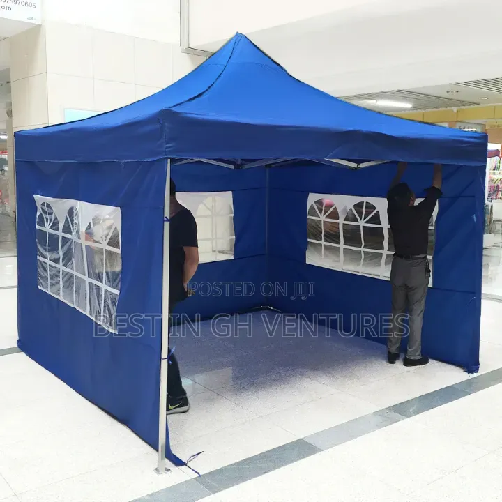 Nice Foldable Tent With Side Covers and Window