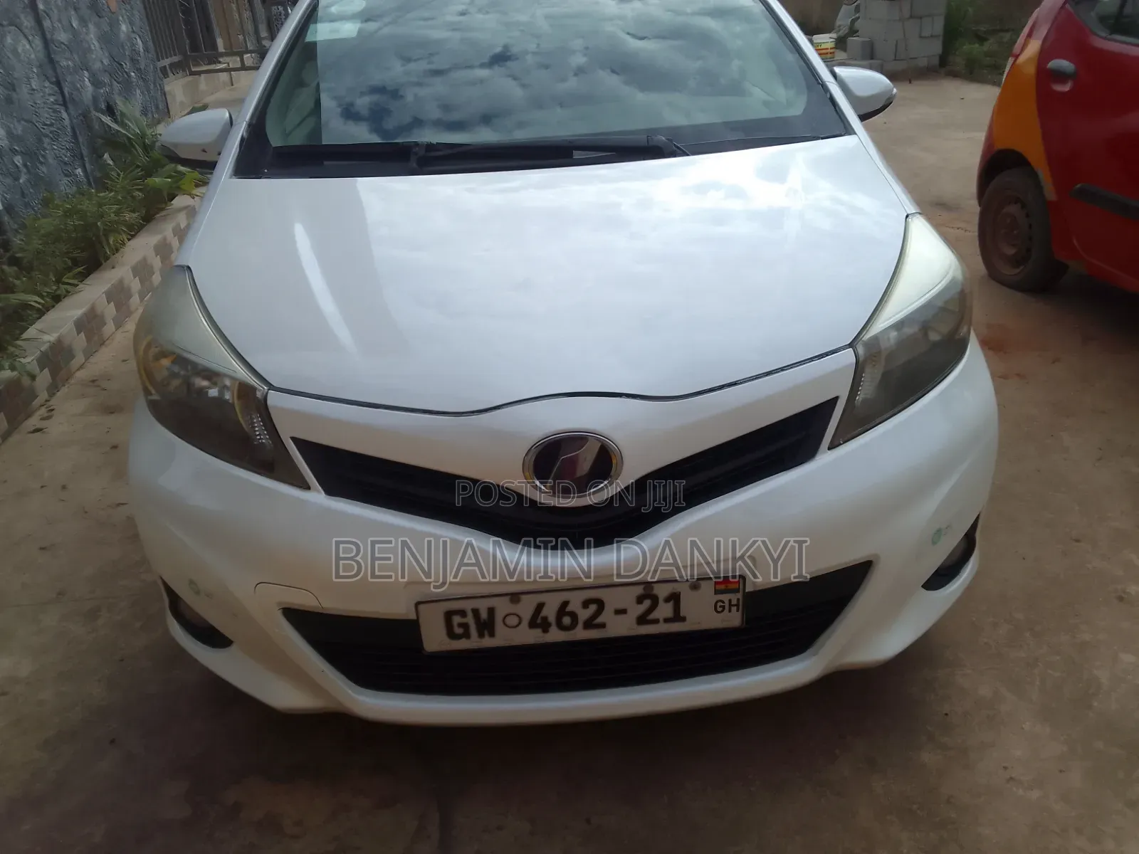 Toyota Vitz 2012 White