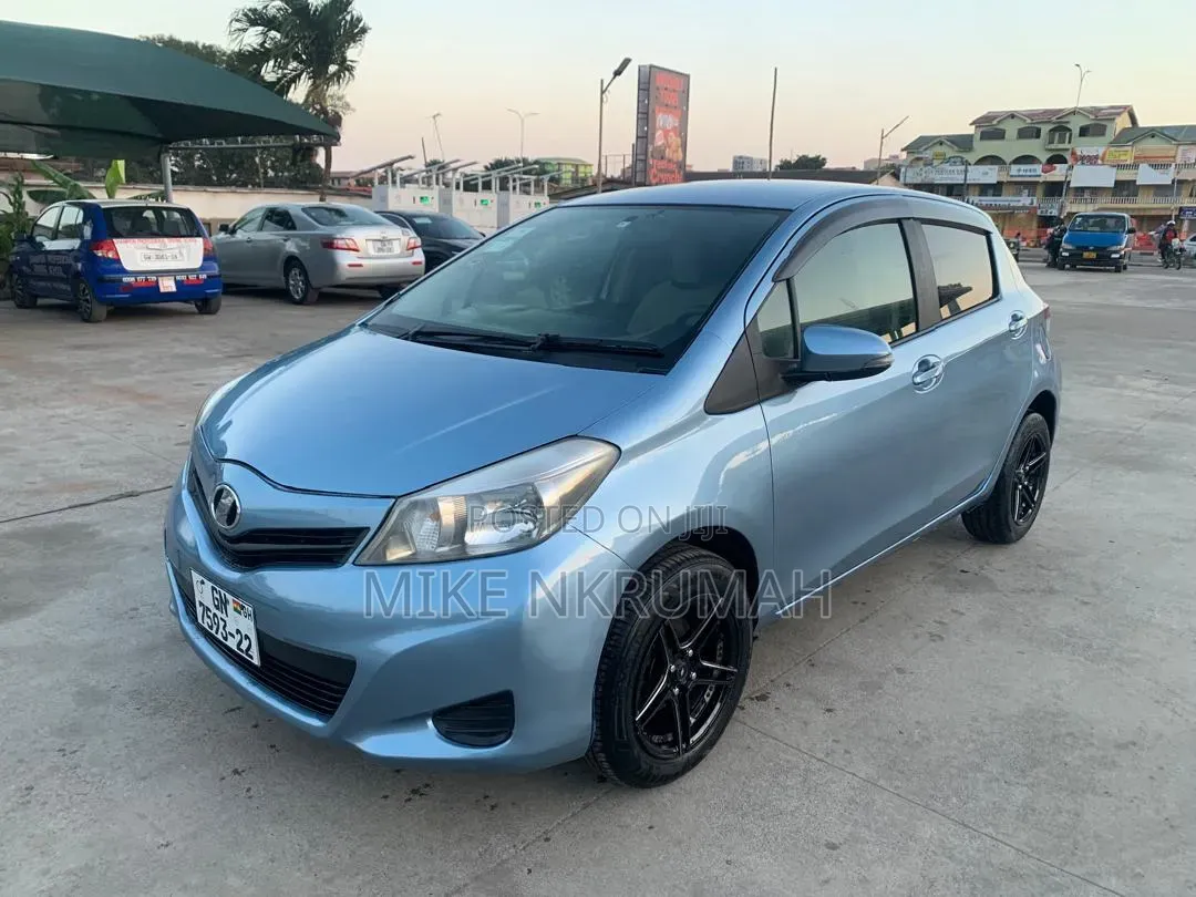 Toyota Vitz 2012 Blue