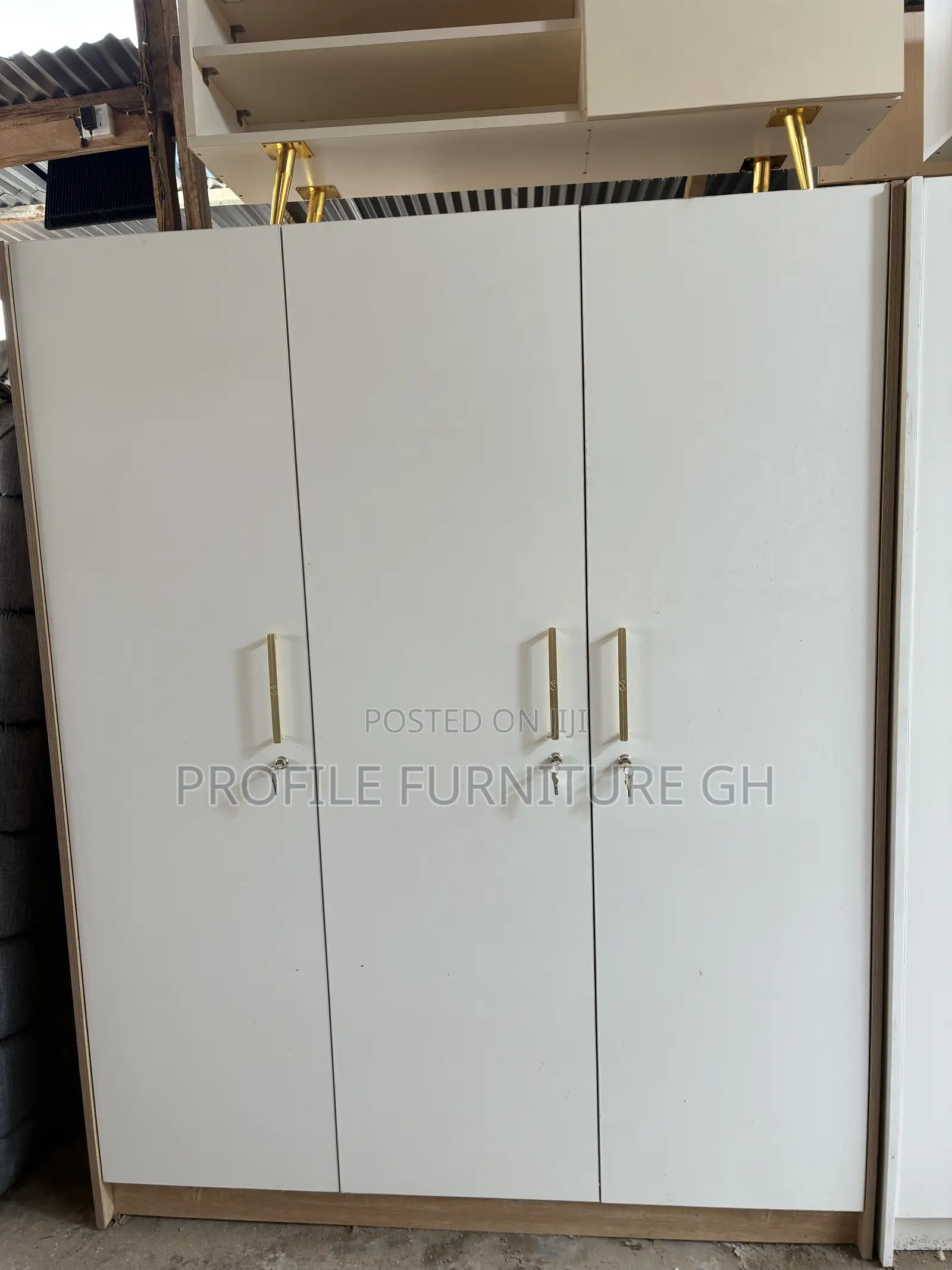 White Color 3 Door Wardrobe//laminated 3in1 Wardrobe Fast Delivery