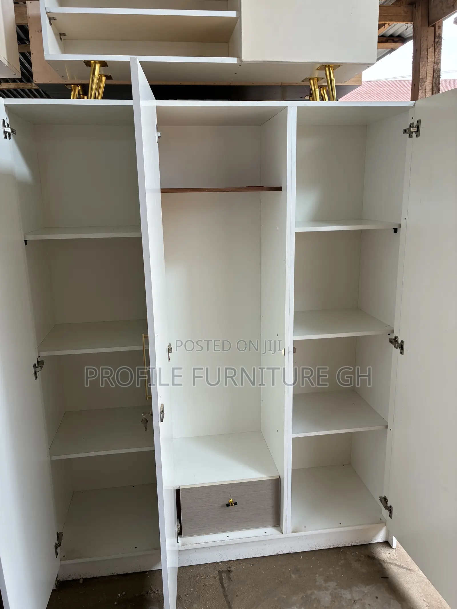 White Color 3 Door Wardrobe//laminated 3in1 Wardrobe Fast Delivery