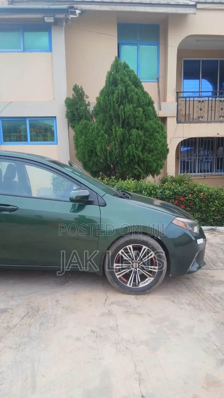 Toyota Corolla LE 4dr Sedan (1.8L 4cyl CVT) 2016 Green