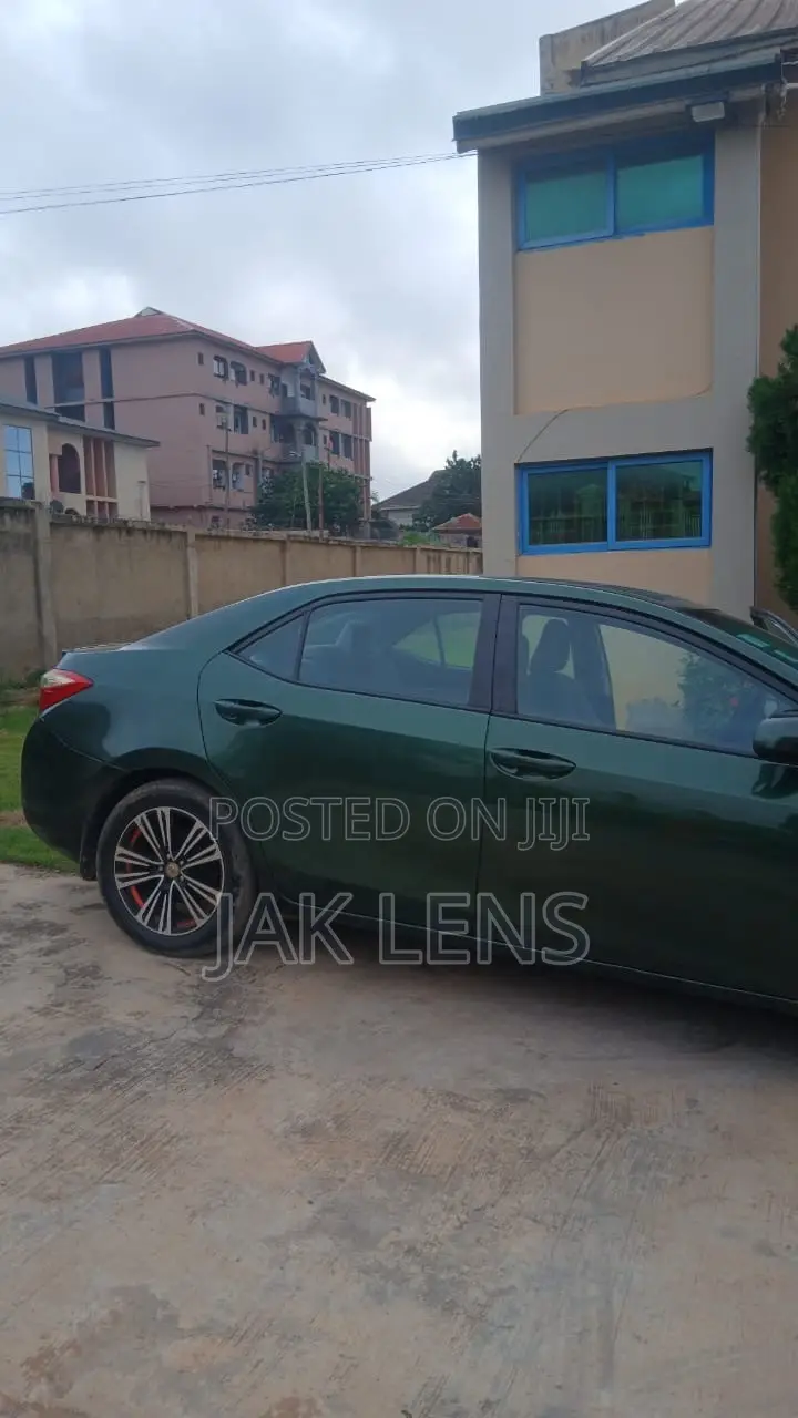 Toyota Corolla LE 4dr Sedan (1.8L 4cyl CVT) 2016 Green