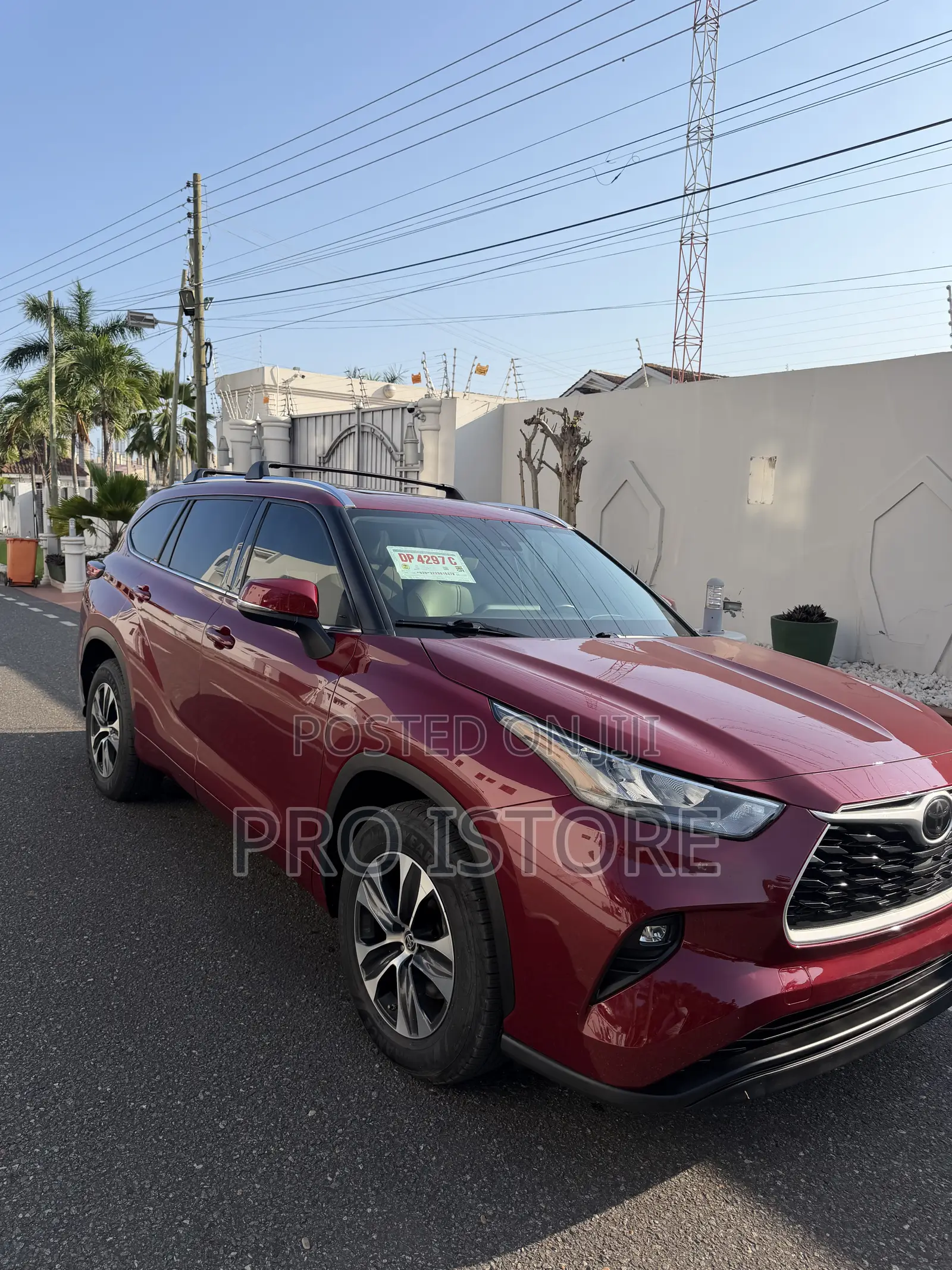 Toyota Highlander XLE 2021 Burgundy