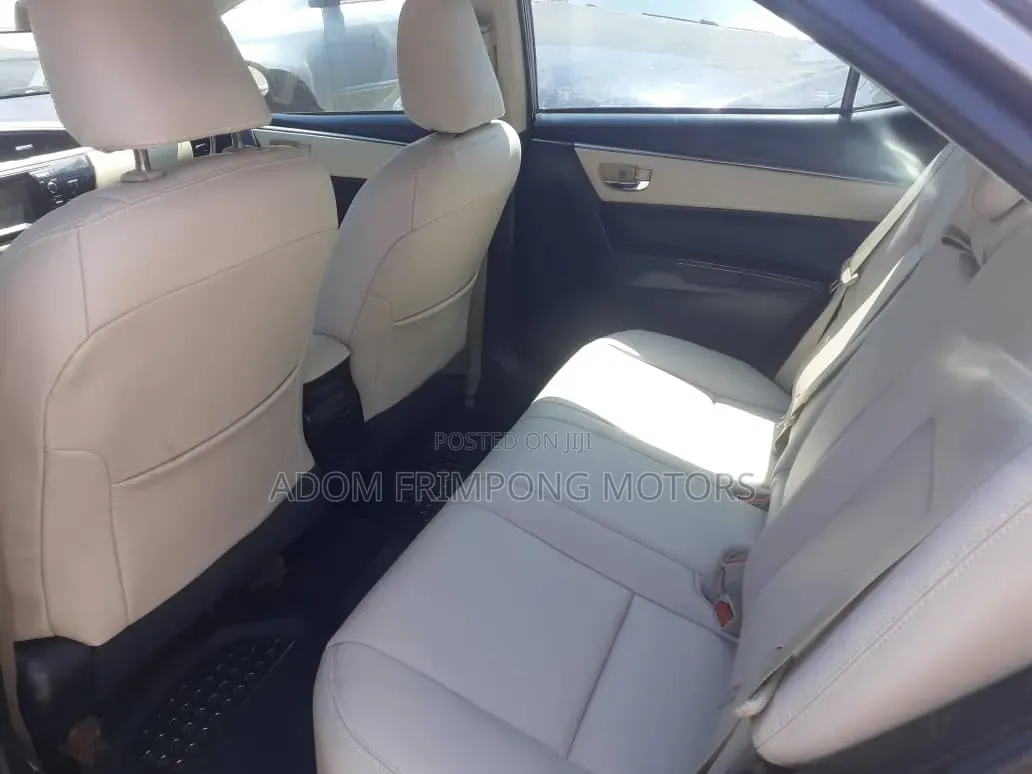 Toyota Corolla 2015 Brown