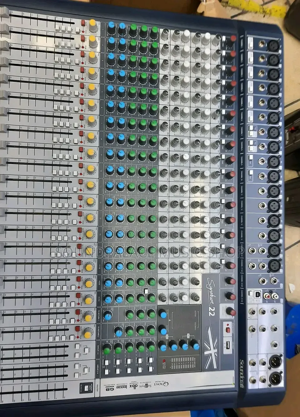 Soundcraft Signature 22 Analog Audio Mixer