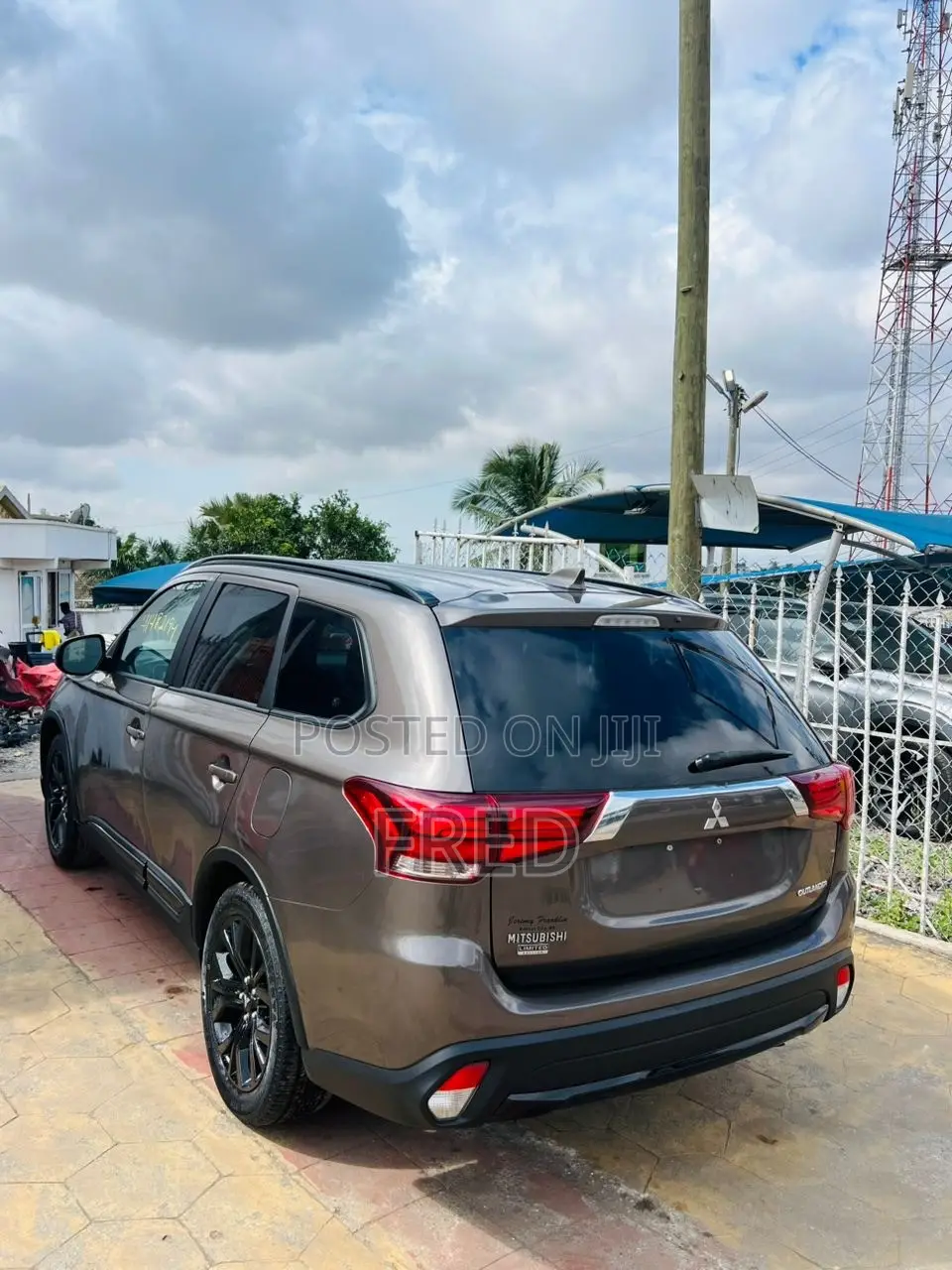 Mitsubishi Outlander LE FWD 2018 Brown