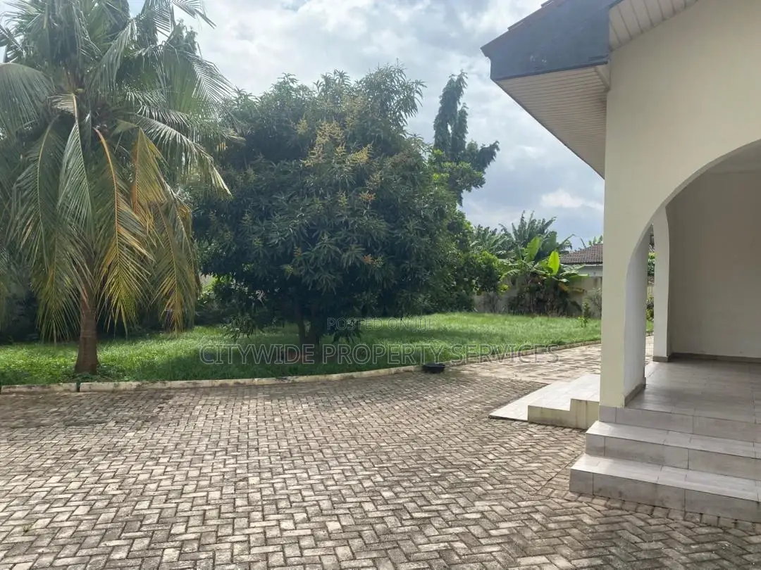Furnished 5bdrm House in East Legon, American House for rent