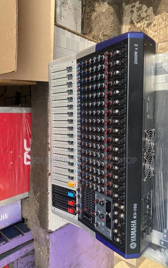 Yamaha KV-160 16-Channel Professional Powered Audio Mixer.