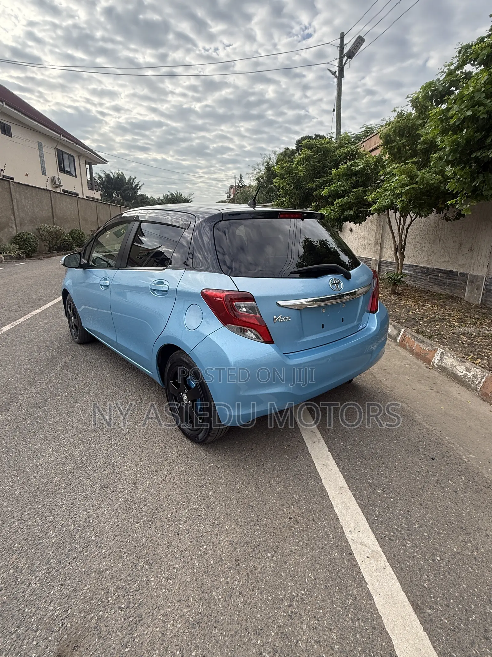Toyota Vitz 1.3 FWD 3dr 2015 Blue