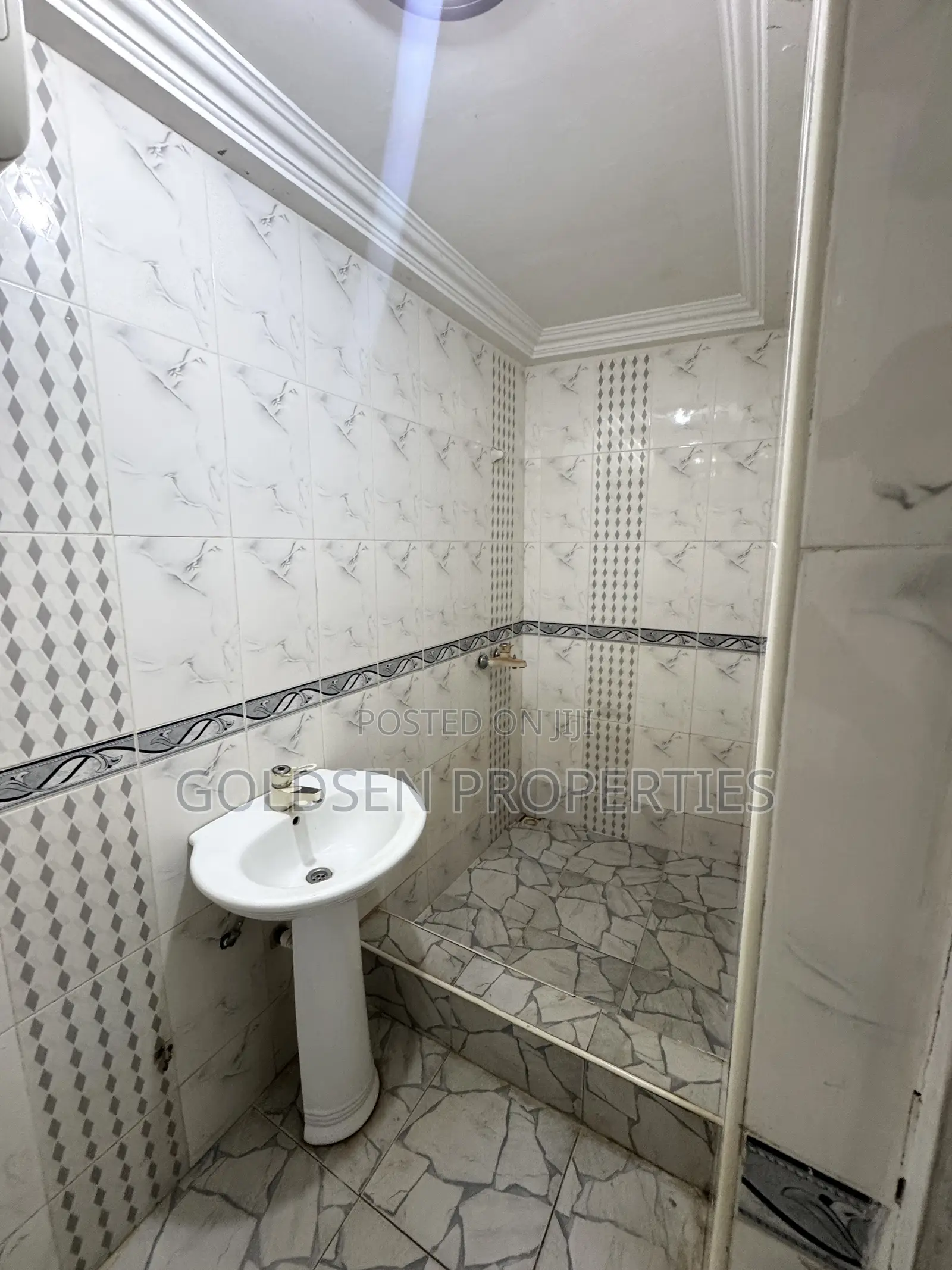 2bdrm Apartment in Mile 7 for rent