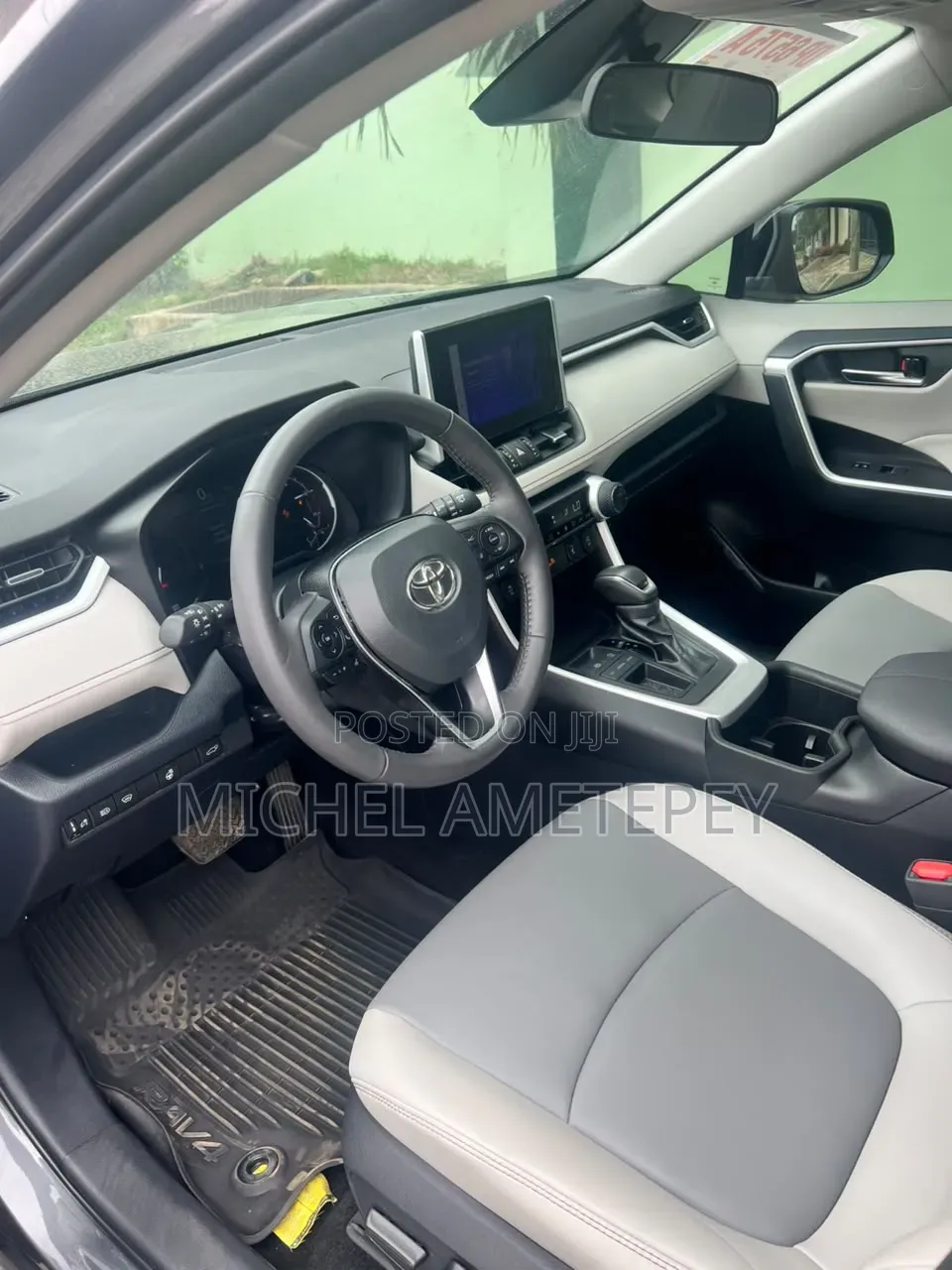 Toyota RAV4 2023 Gray