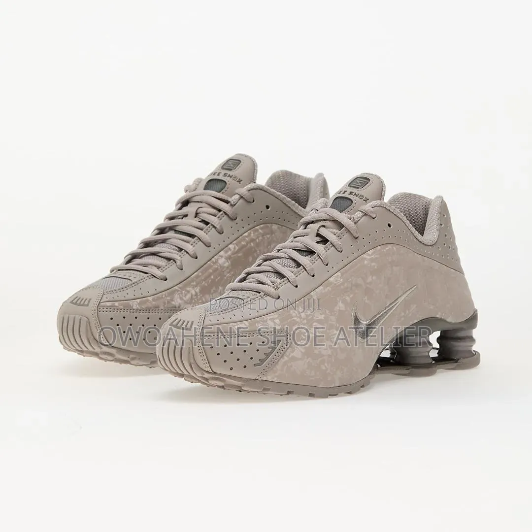 Shox R4 "Flat Pewter Floral" (Style Code: HV0934-001),