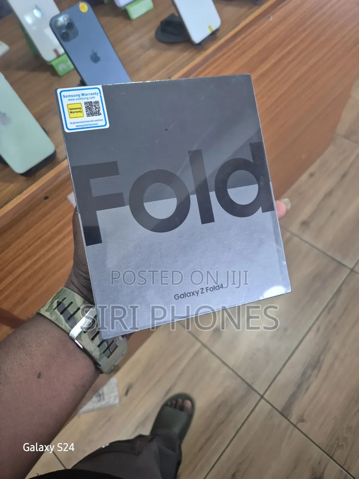 New Samsung Galaxy Z Fold4 256 GB Gray