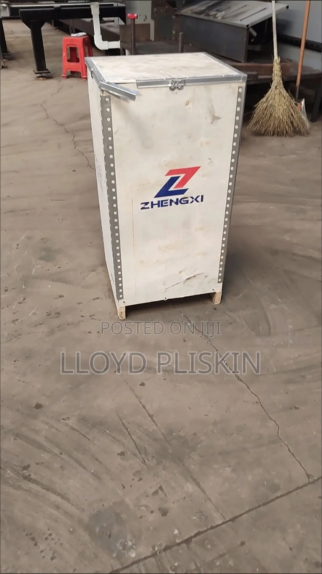 6KVA Pure Copper Voltage Regulating Three-Phase Voltage Stabilizer