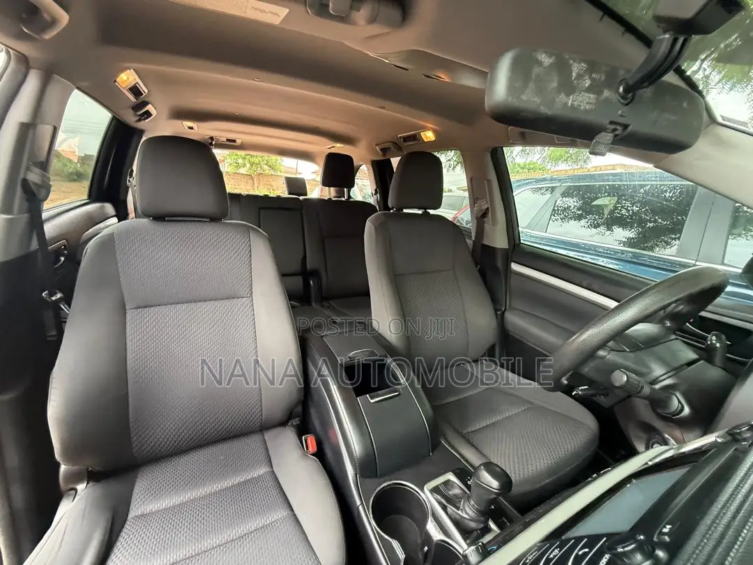 Toyota Highlander LE 2019 Black