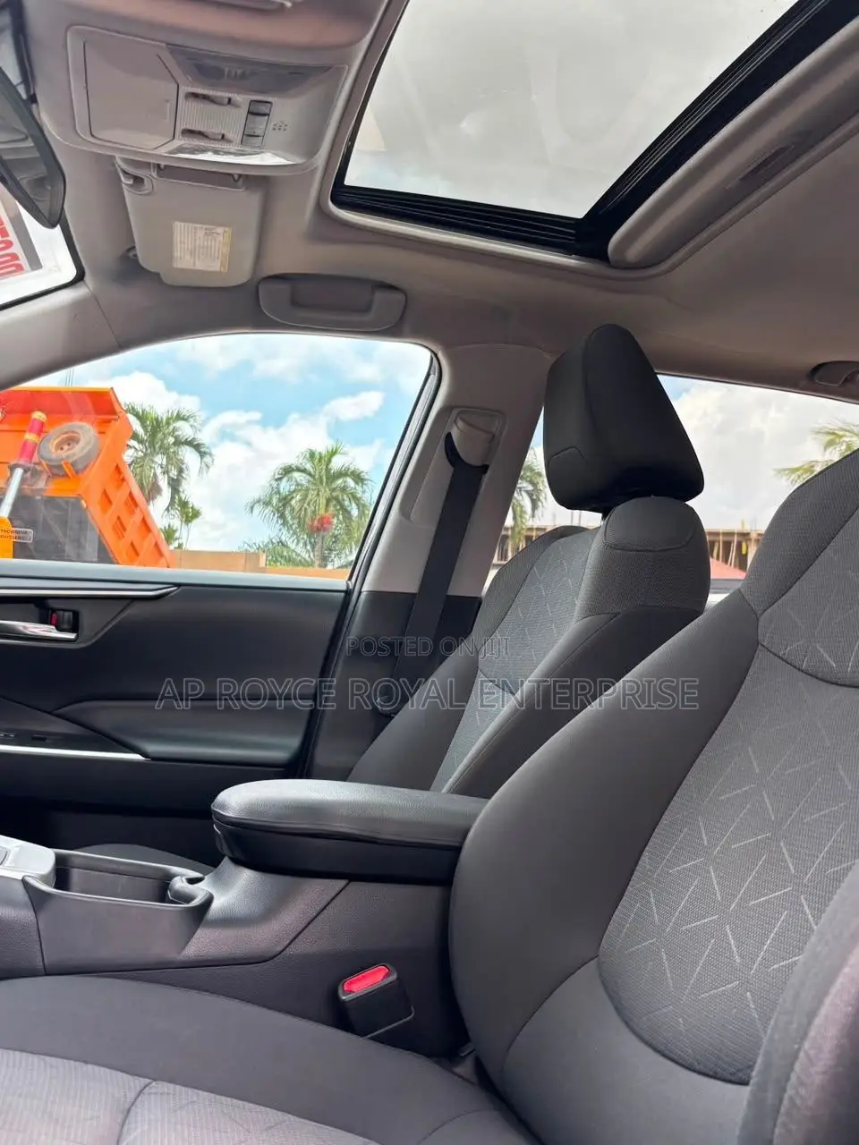Toyota RAV4 XLE 2022 Blue