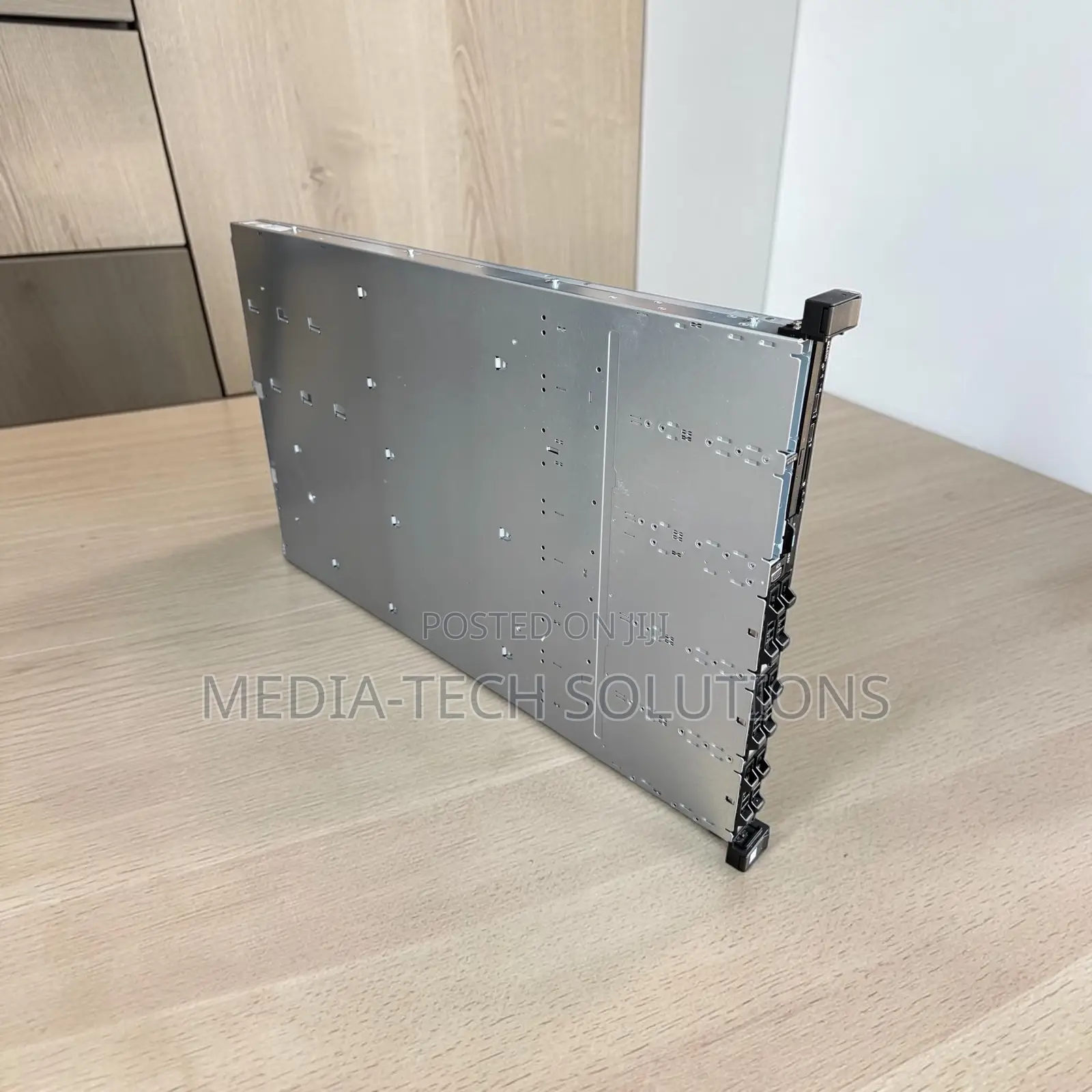 New Server Dell Poweredge R630 16GB Intel Xeon SSD 256GB