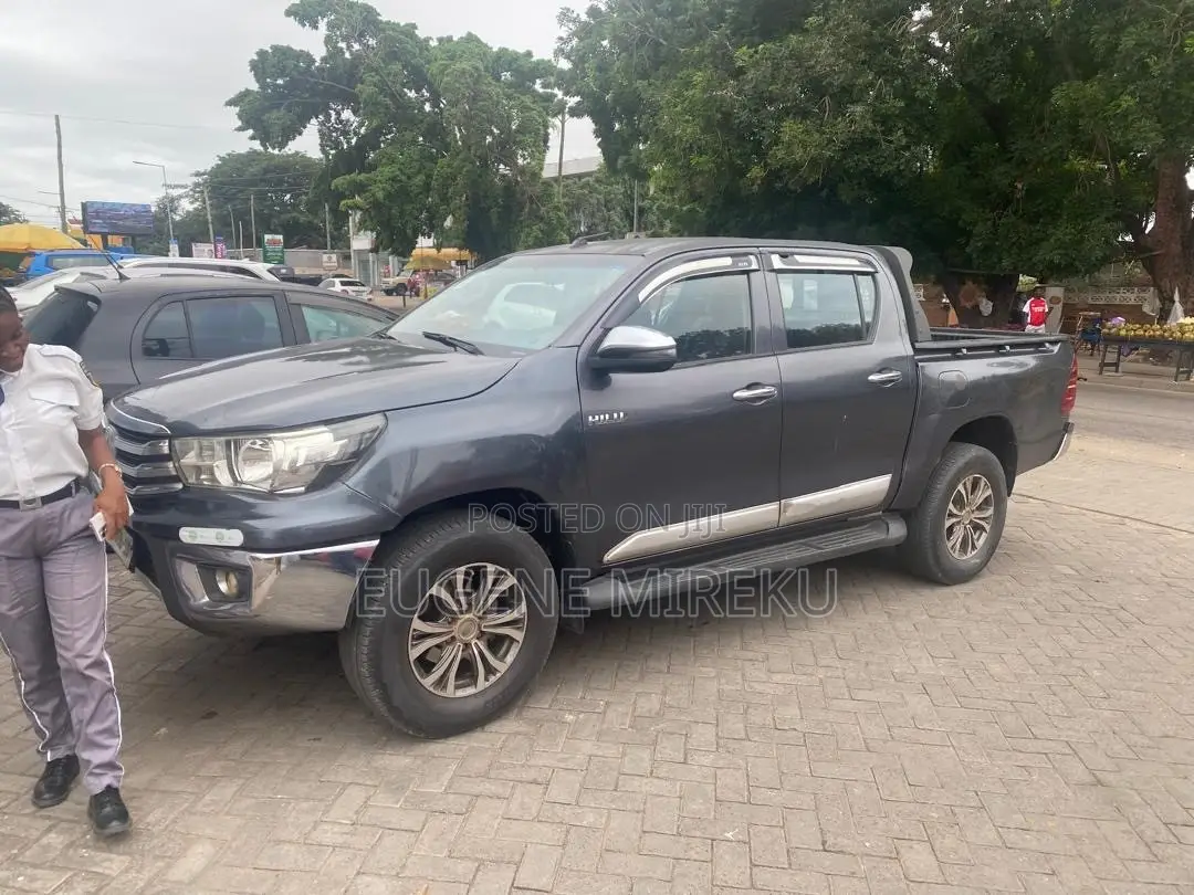 Toyota Hilux 2018 Gray