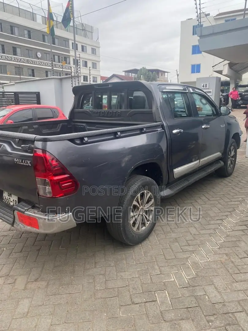 Toyota Hilux 2018 Gray
