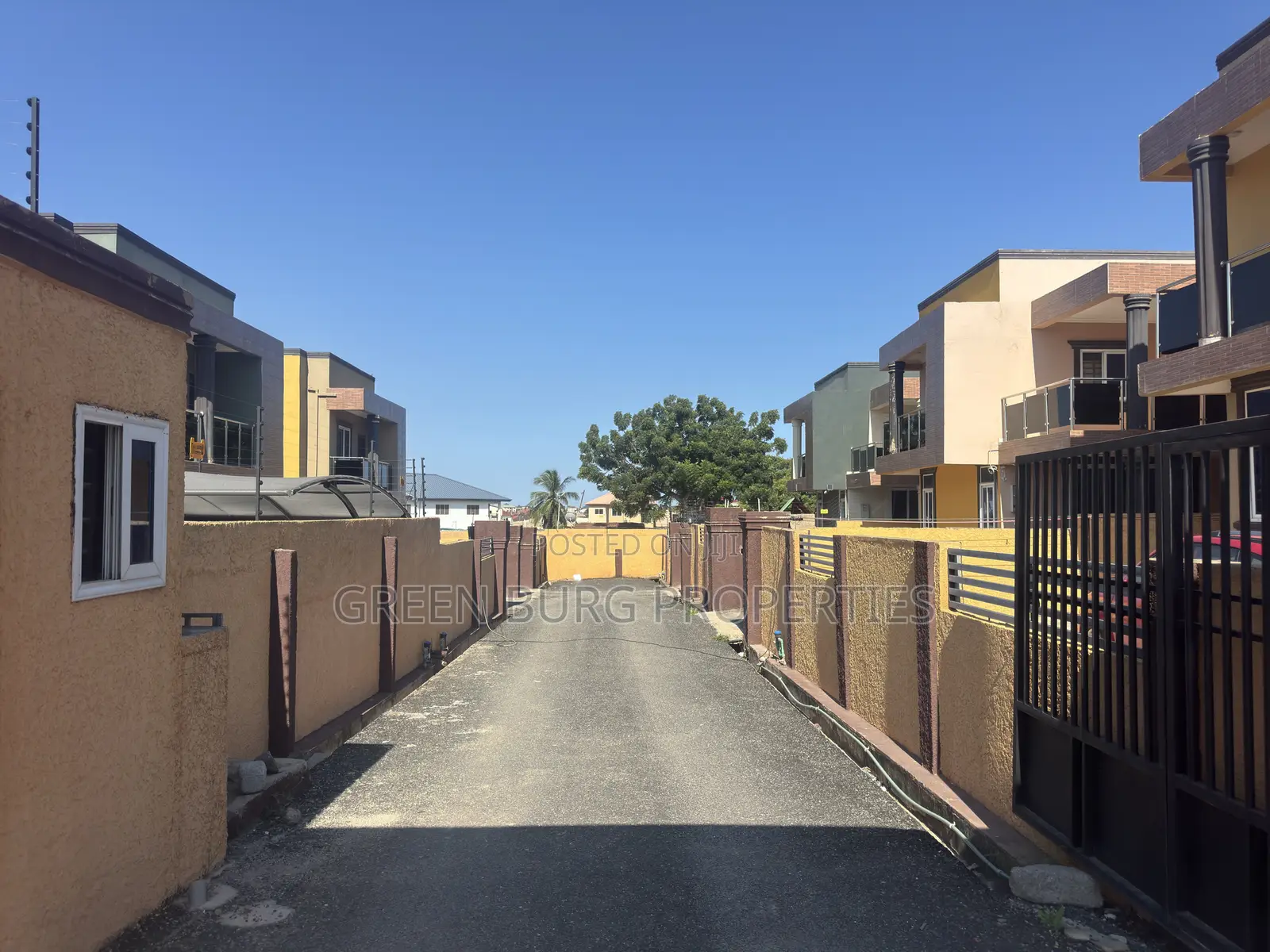 4bdrm House in Green, Sakumono for sale