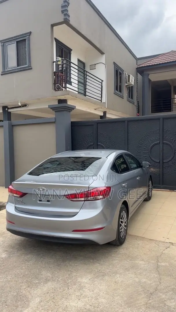 Hyundai Elantra ECO Sedan FWD (1.4L 4cyl 7A) 2017 Silver