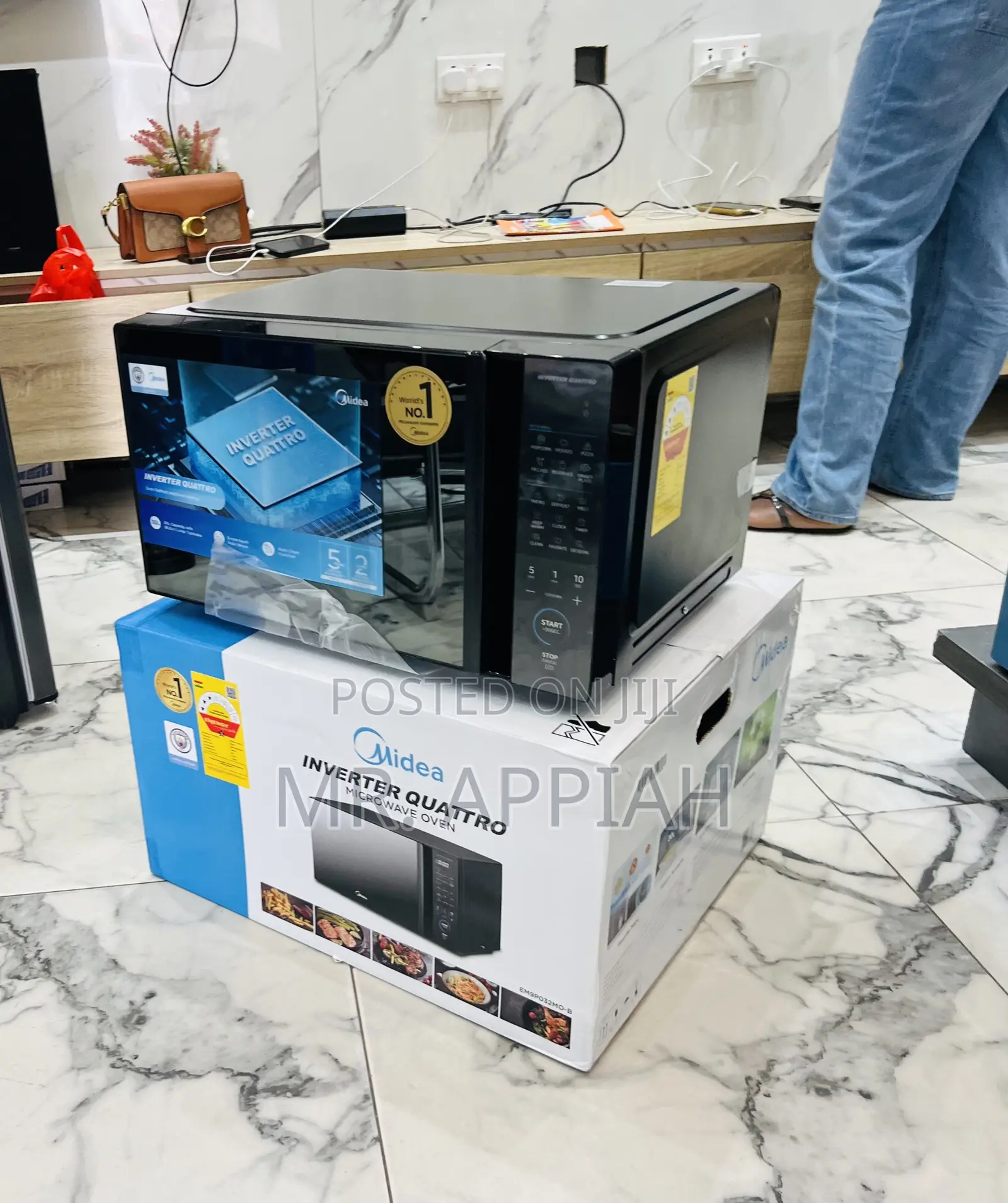 Get Unique Midea 30Liters Countertop Microwave(Glass)..