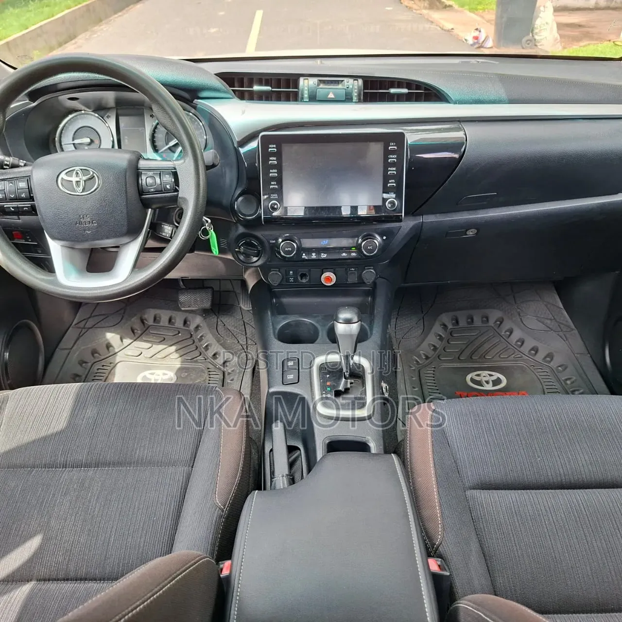 Toyota Hilux 2019 White