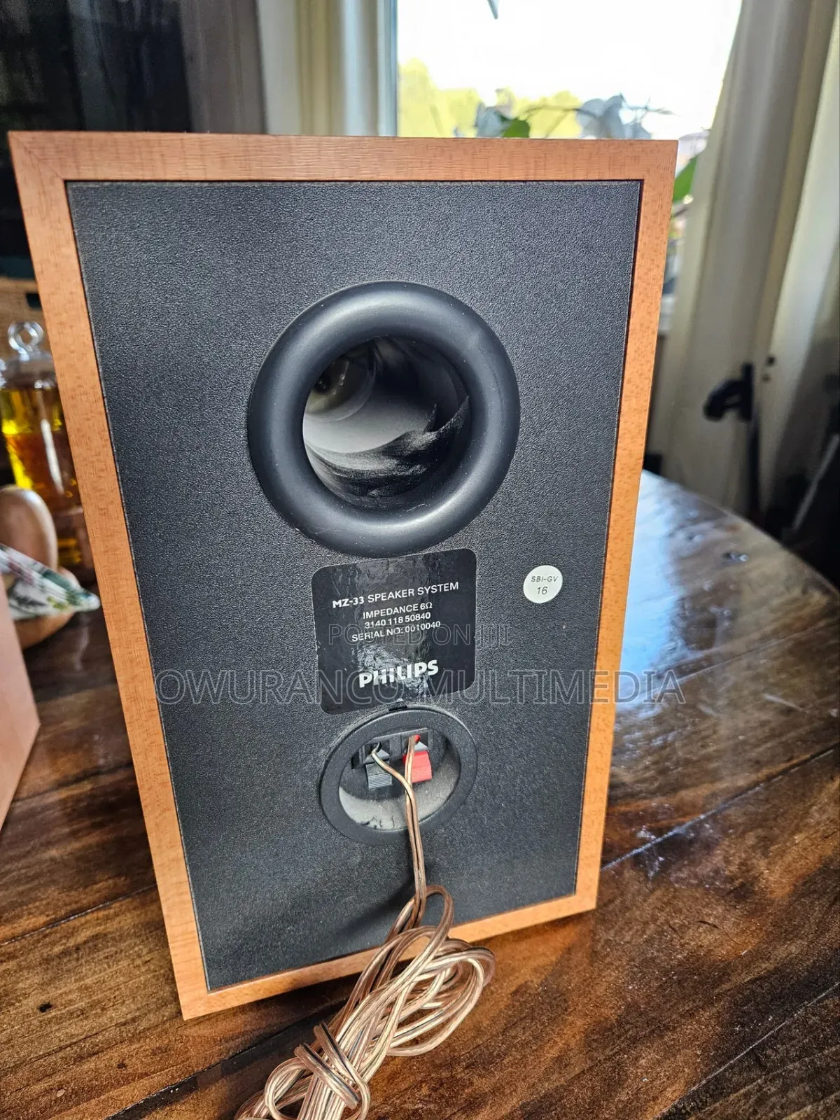 Philips MZ-33 Bookshelf Speakers – High-Fidelity Audio & Massive