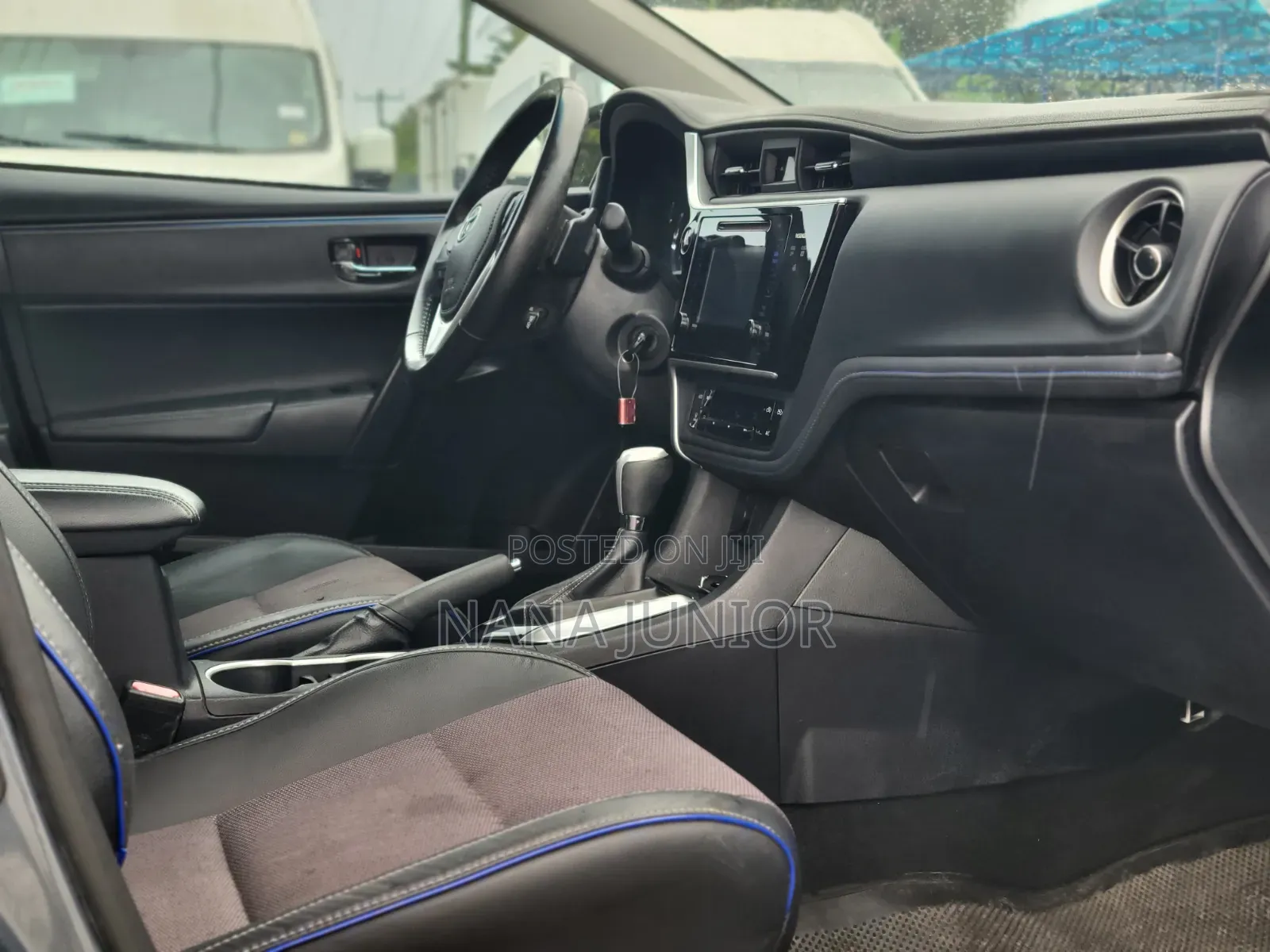 Toyota Corolla SE 4dr Sedan (1.8L 4cyl CVT) 2017 Gray