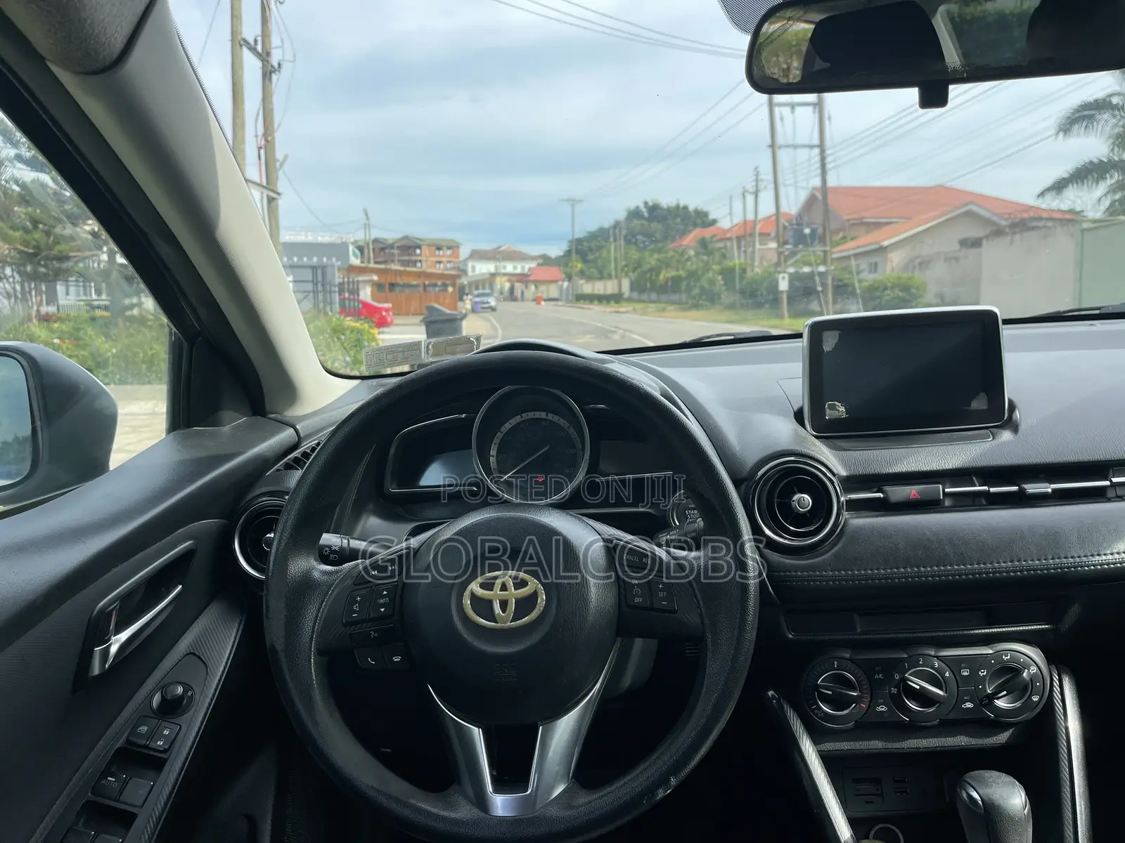 Toyota Yaris iA 1.5 FWD 2017 White