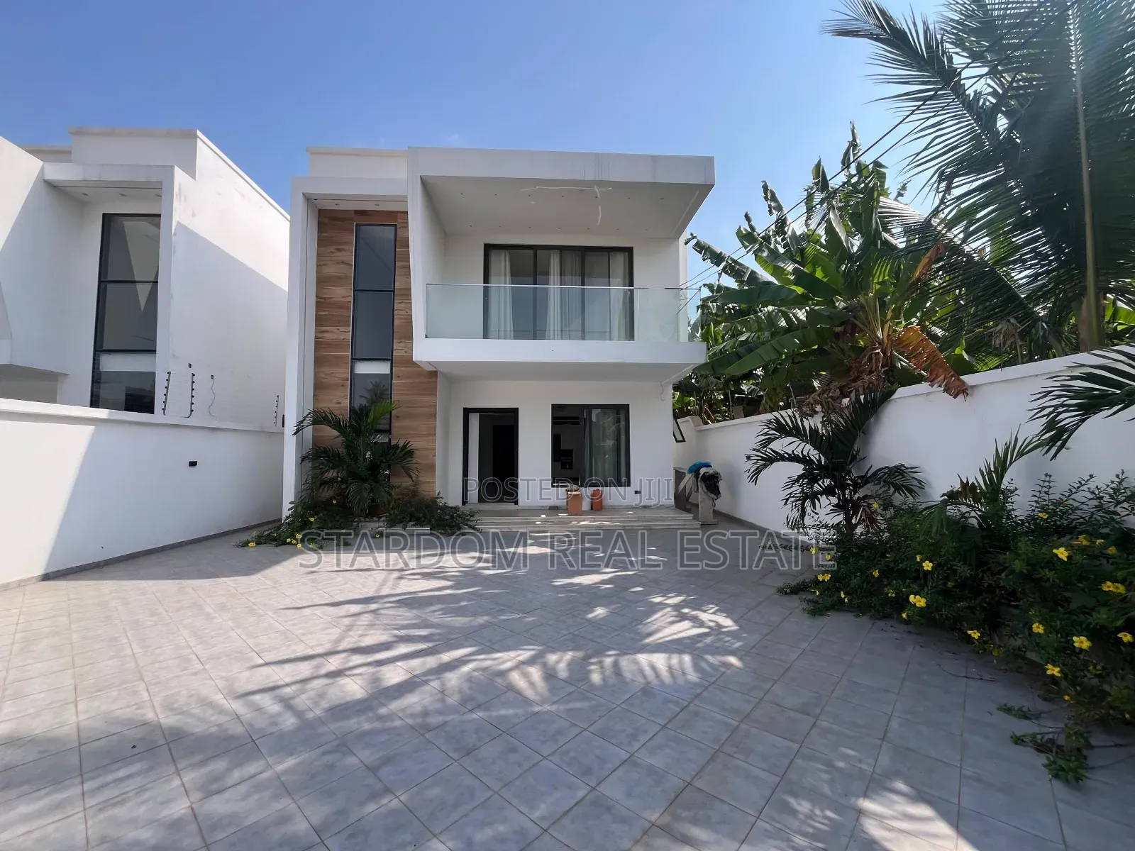 4bdrm Duplex in East Legon, American House for rent