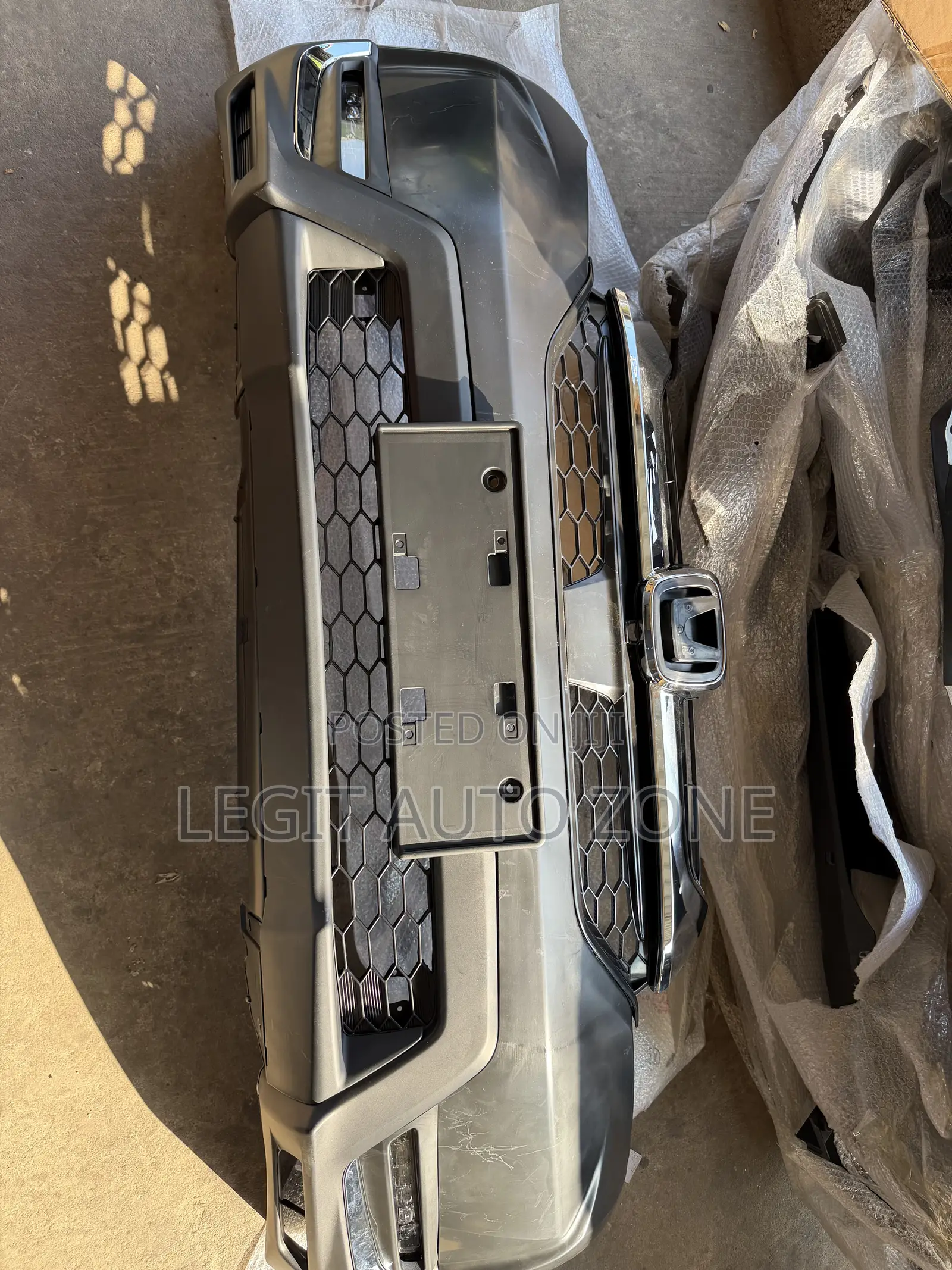 Honda CRV 2017,2018,2019, Front Bumper Complete Available