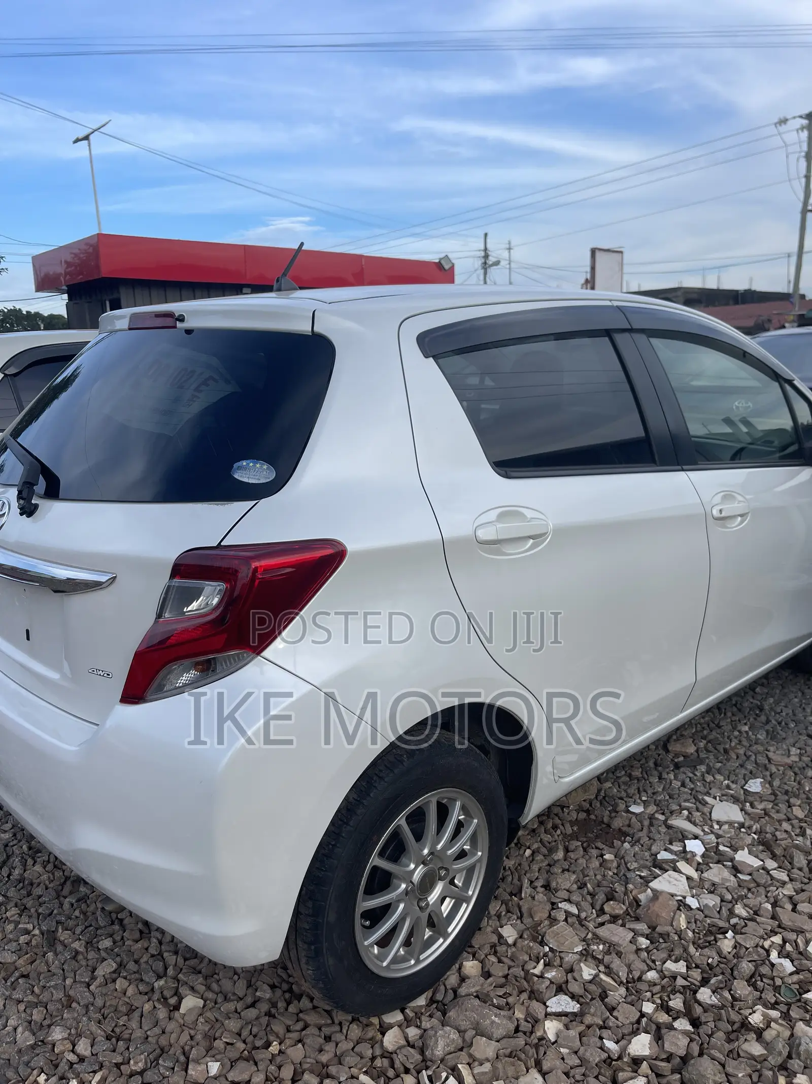 Toyota Vitz 1.3 AWD 3dr 2015 White