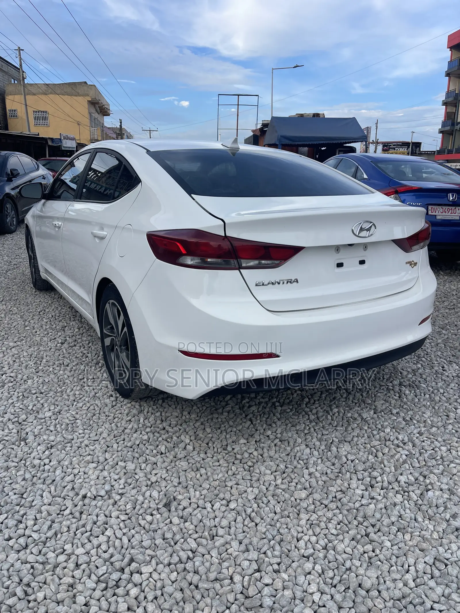 Hyundai Elantra Limited Sedan FWD (2.0L 4cyl 6A) 2017 White