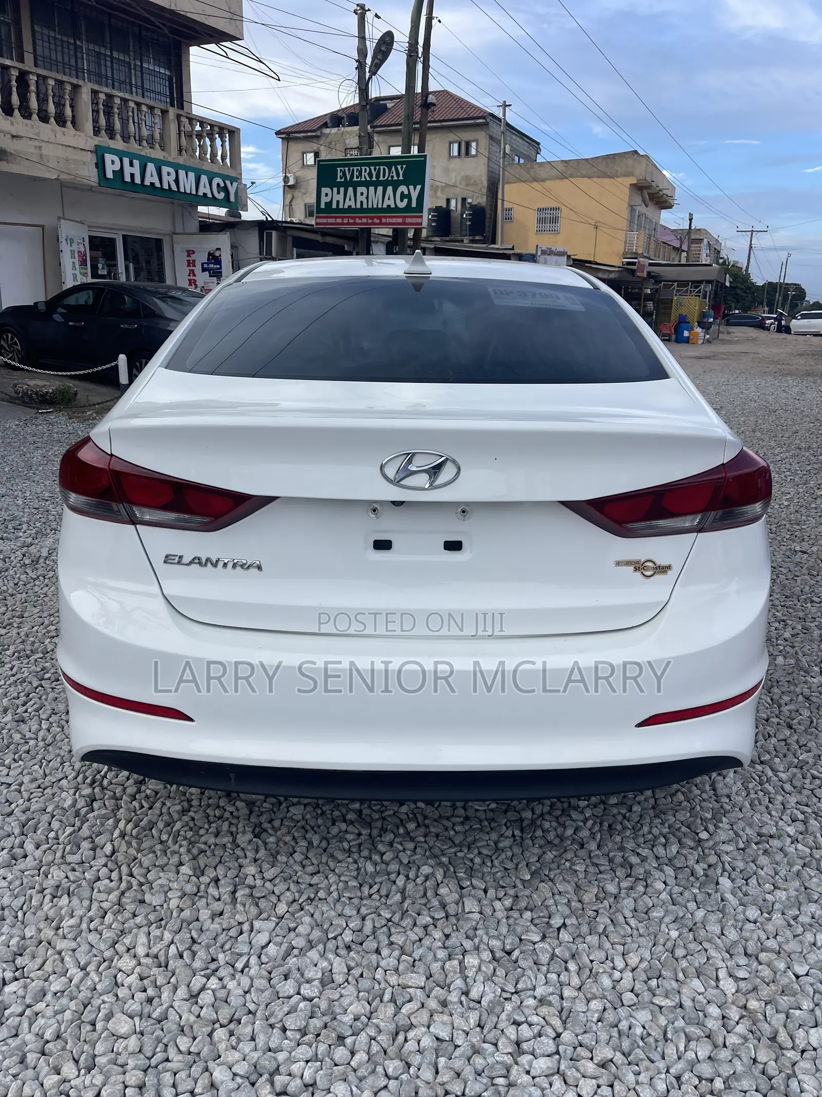 Hyundai Elantra Limited Sedan FWD (2.0L 4cyl 6A) 2017 White