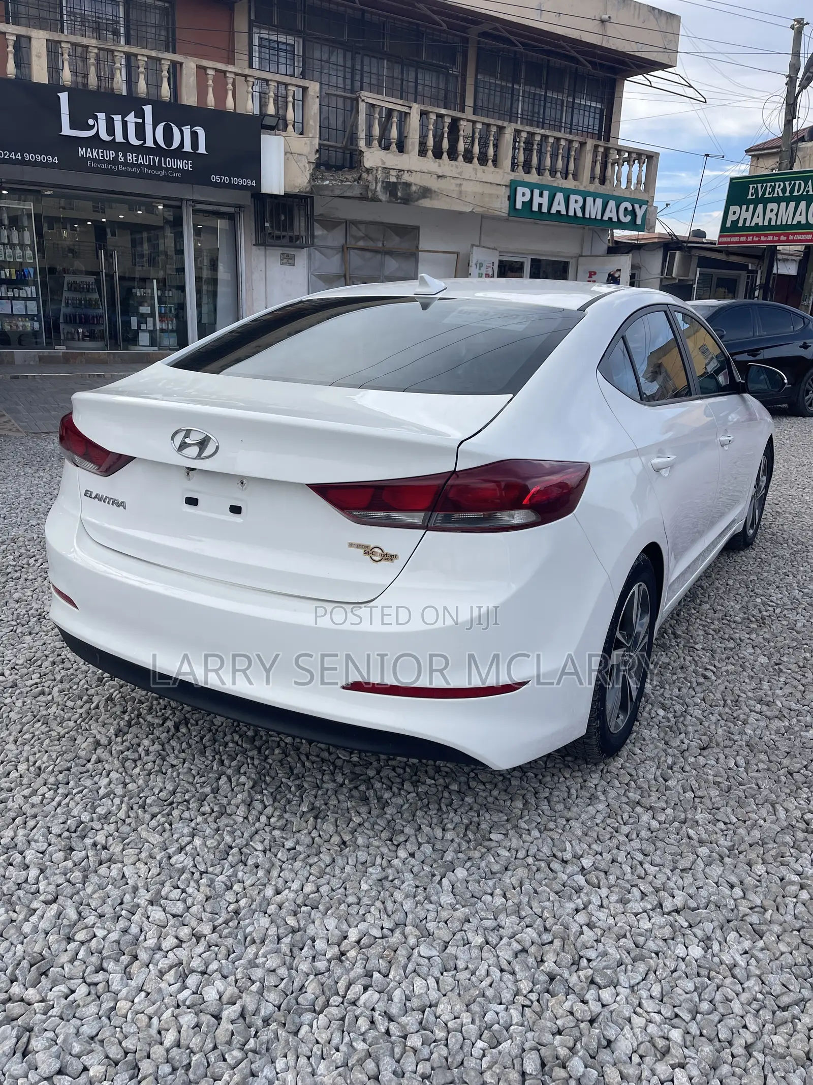 Hyundai Elantra Limited Sedan FWD (2.0L 4cyl 6A) 2017 White