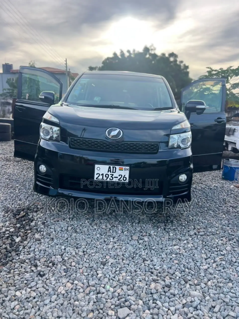 Toyota Voxy X 2WD 8-Seater 2012 Black