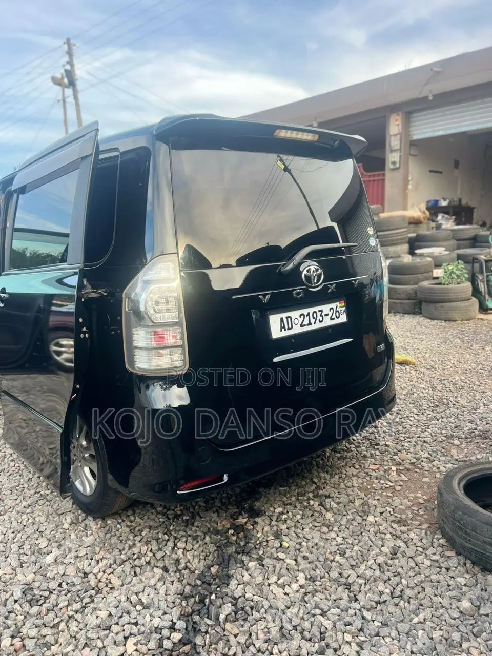Toyota Voxy X 2WD 8-Seater 2012 Black
