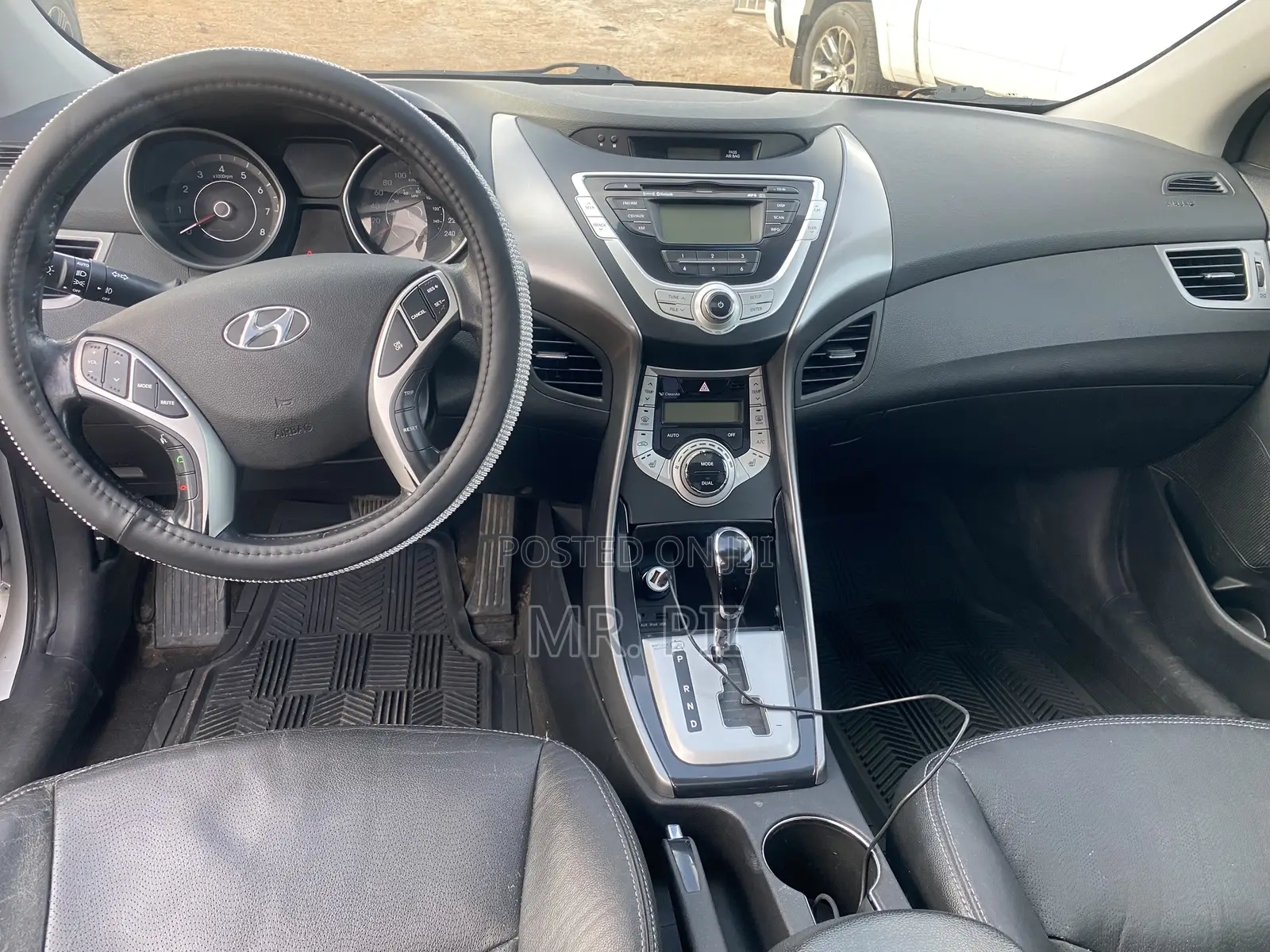 Hyundai Elantra 2012 White